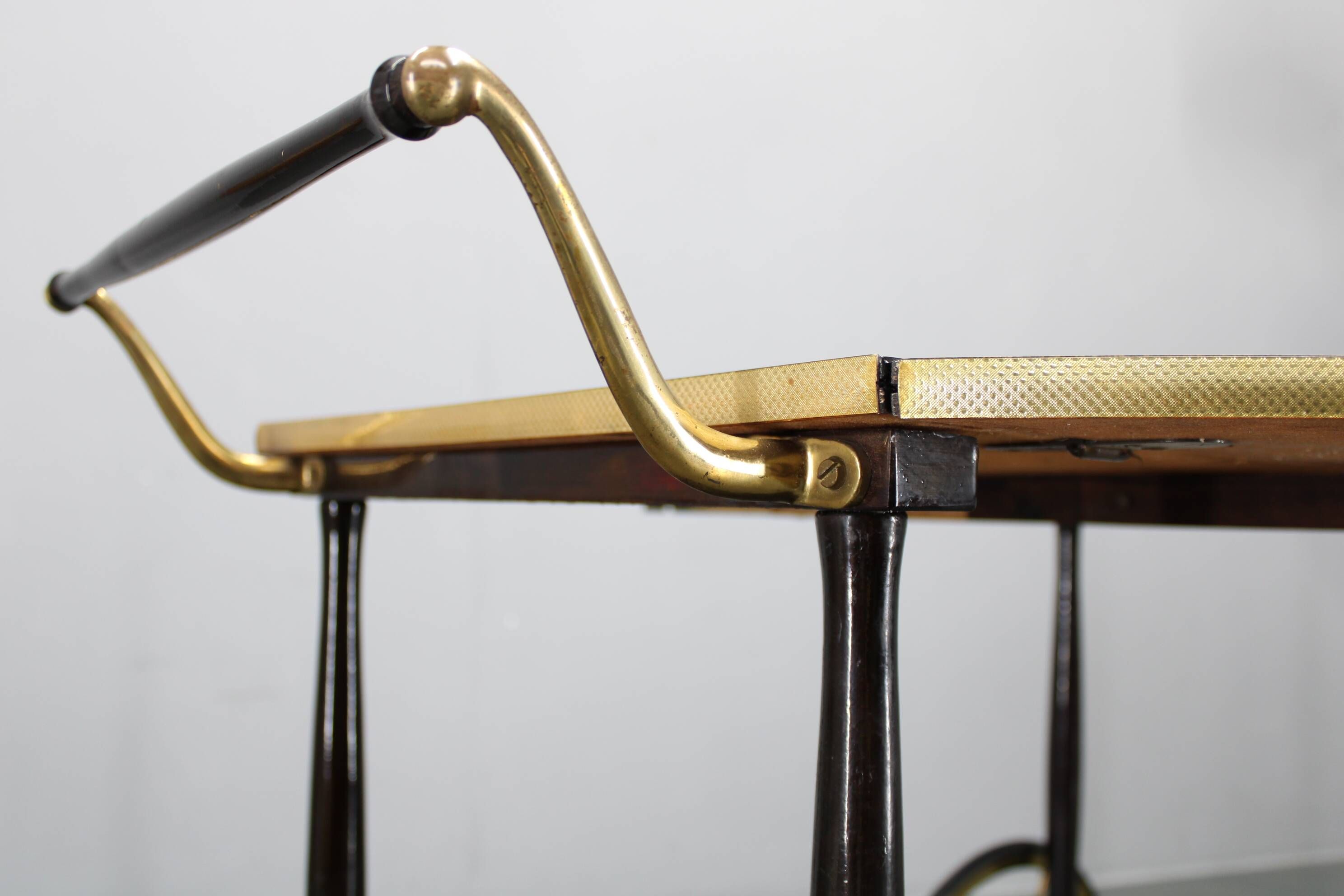 Italian mid-century bar cart with folding leaves, brass and wood