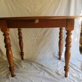 Round table, Louis Philippe style, antique patina, its 2 extensions and 4 chairs