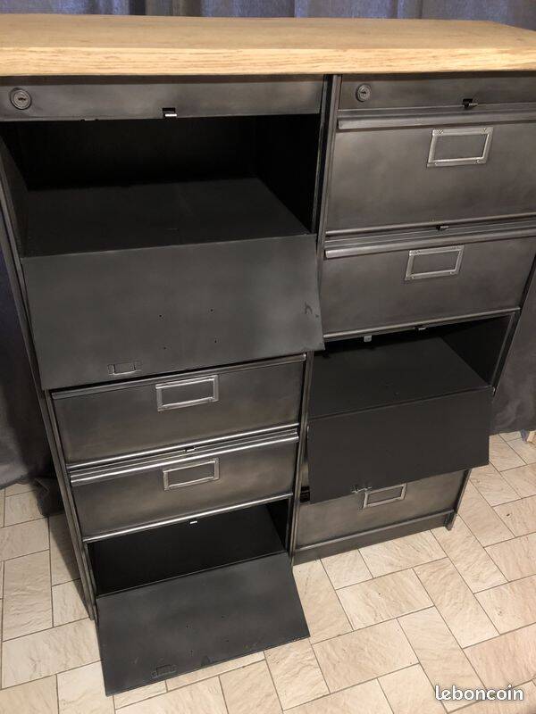 Ronéo furniture with 10 industrial wood and metal flaps