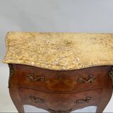 Curved chest of drawers