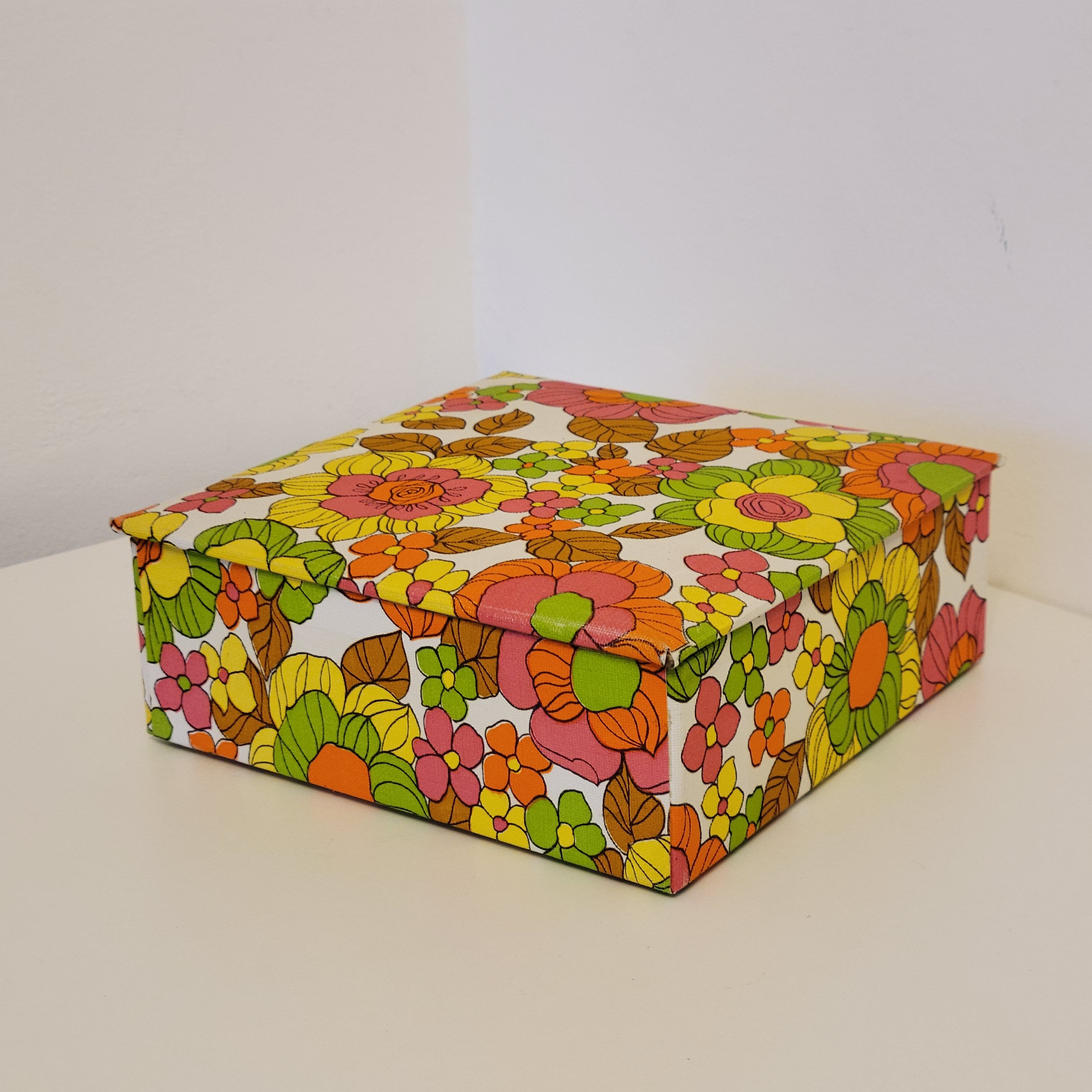 70s box in oilcloth fabric psychedelic floral decoration