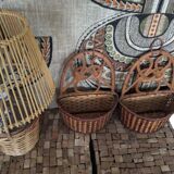 2 baskets to hang on the wall
