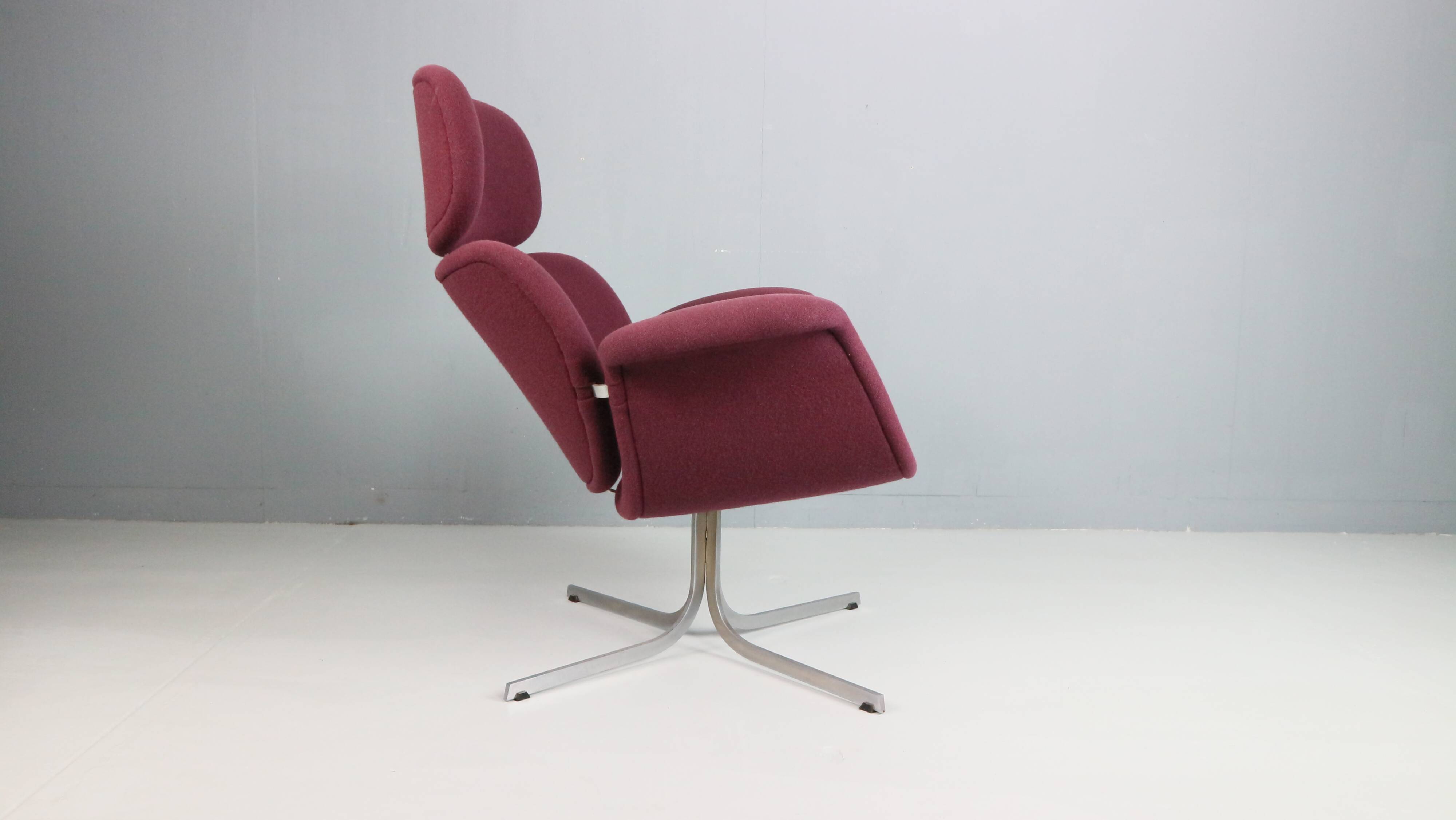 Pierre Paulin Purple Lounge Chair "Big Tulip" F551 & Ottoman, 1960's