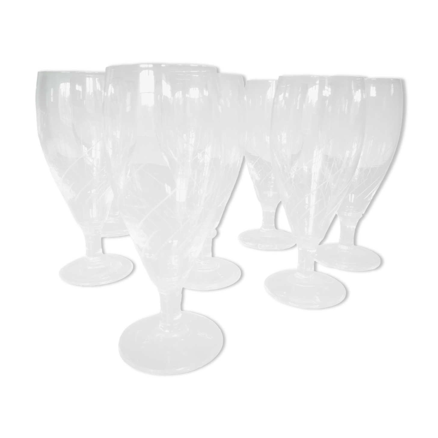 Eight champagne flutes in engraved glass