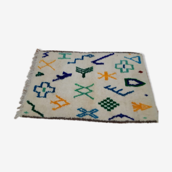 Tapis berbère marocain beni ouarain à motifs colorés