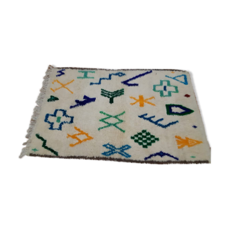 Tapis berbère marocain beni ouarain à motifs colorés