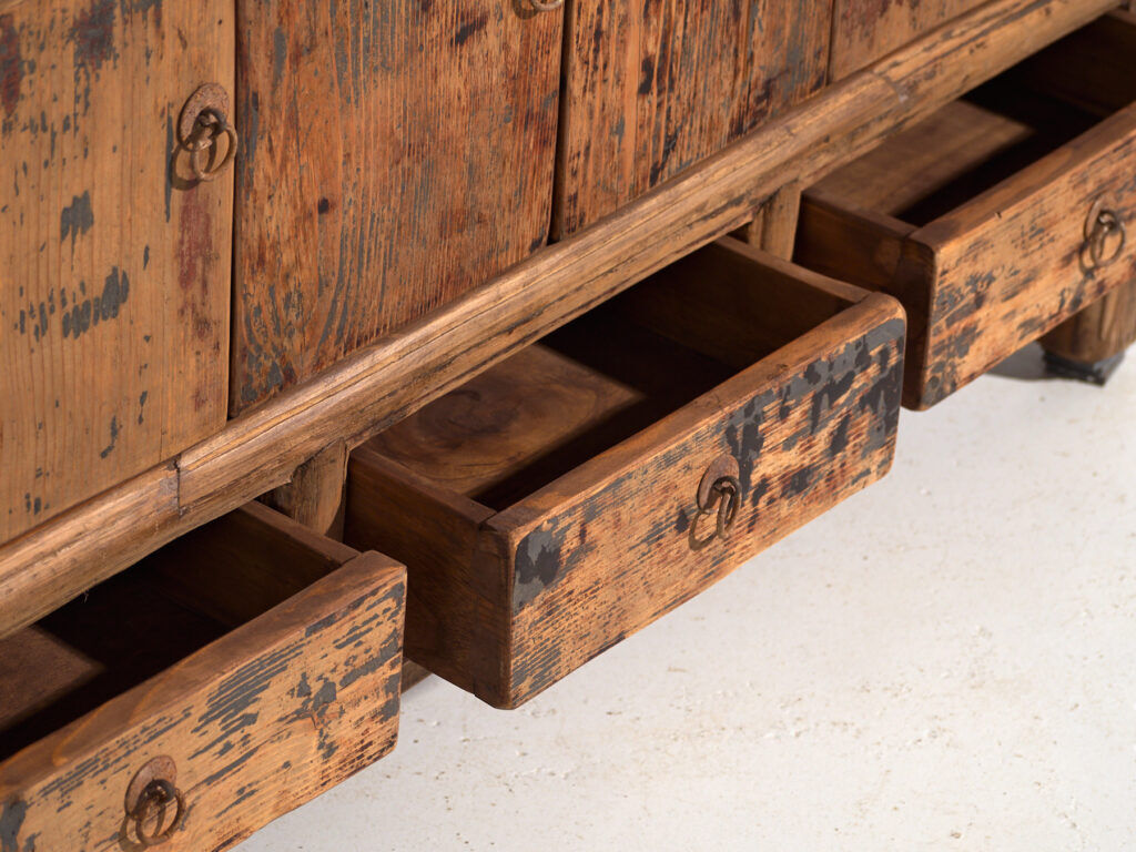 Low buffet in elm with four doors and three drawers – China, circa 1930