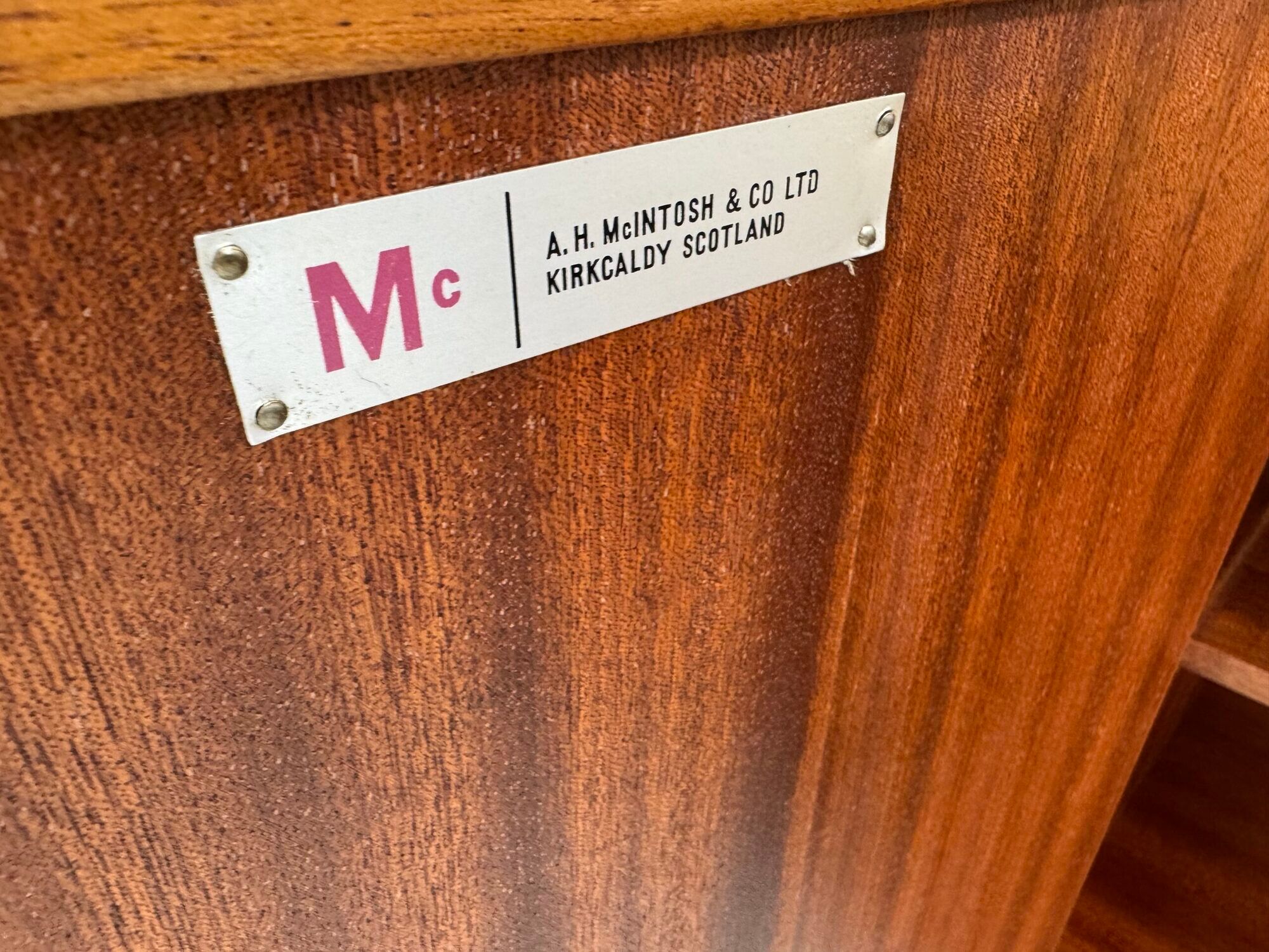 Vintage sideboard McIntosh.