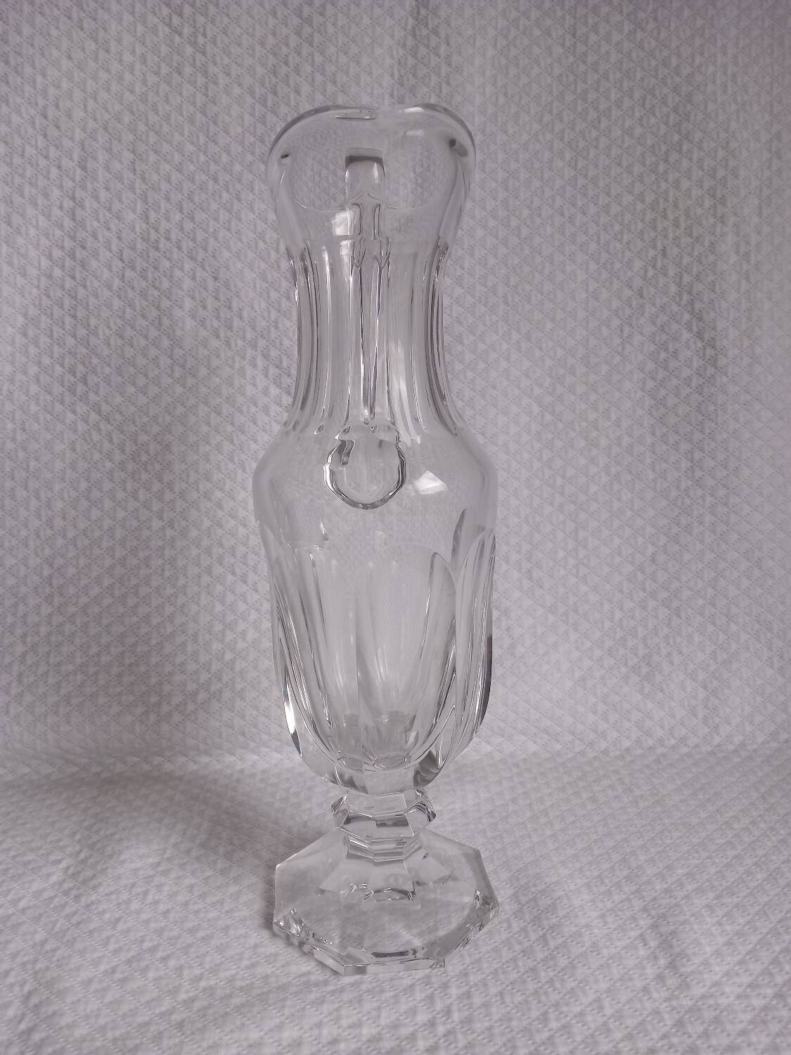 Superb cut crystal jug from the Saint Louis house, model Ch.