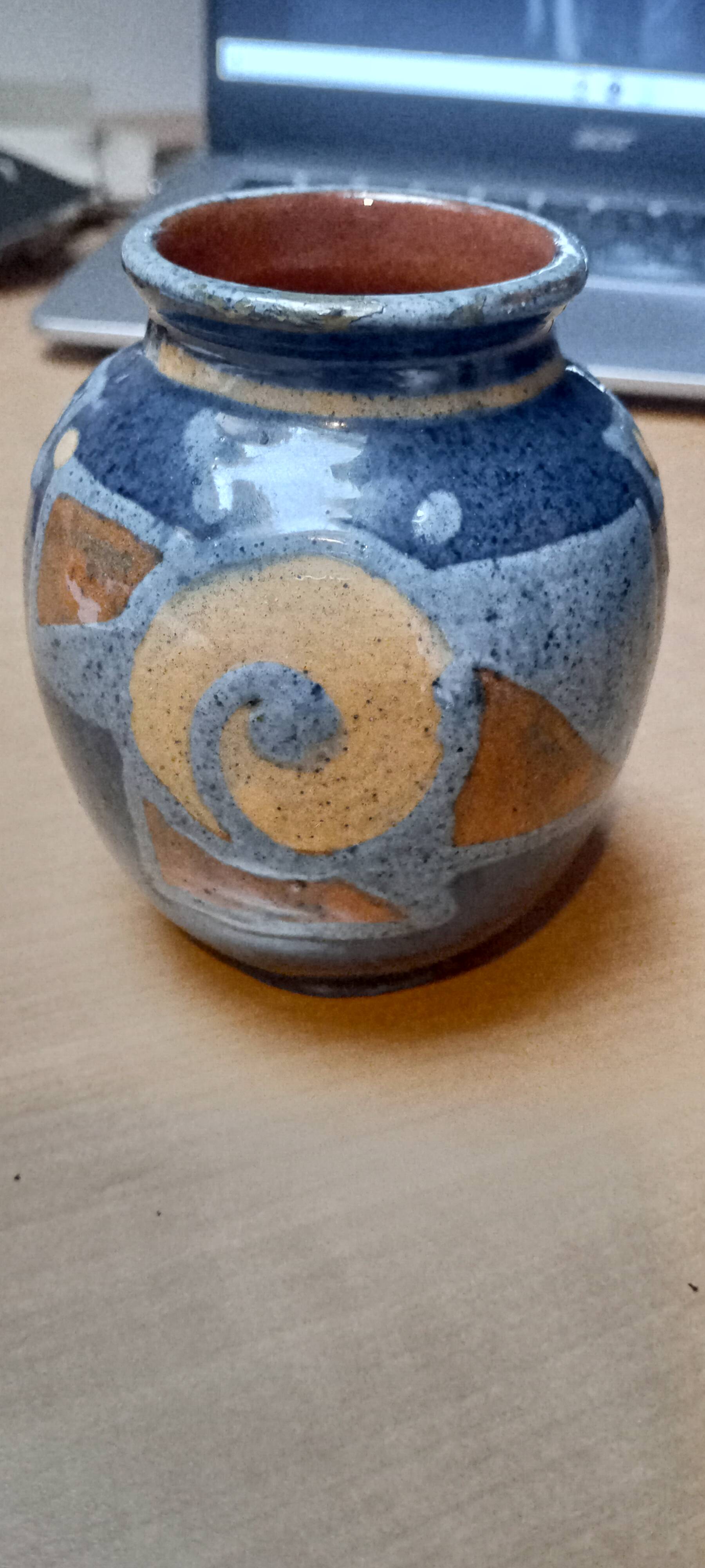 Petit vase par le céramiste Paul Jacquet
