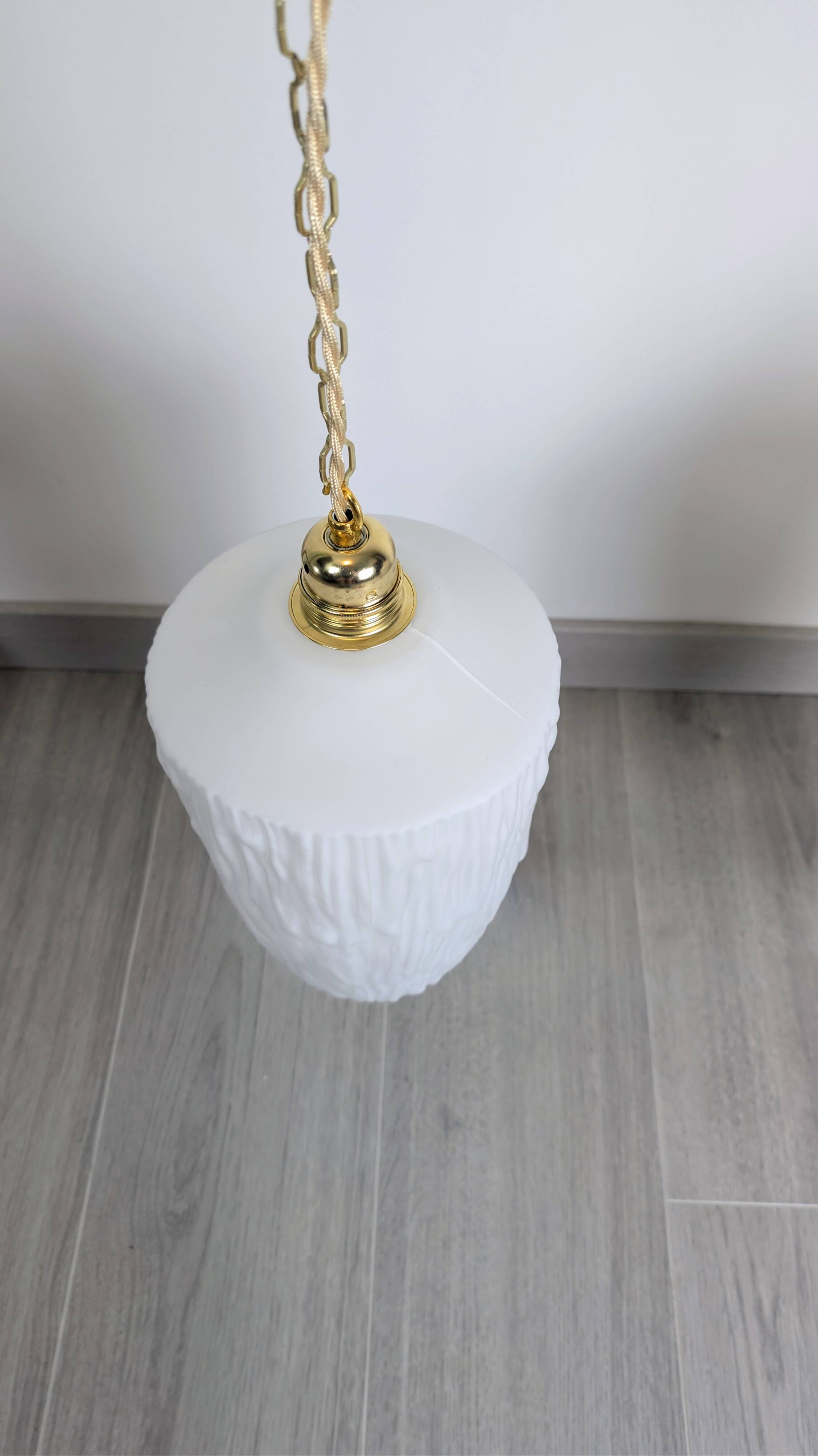 Pair of opaline pendants from the 1960s, luminous simplicity, 140 cm.