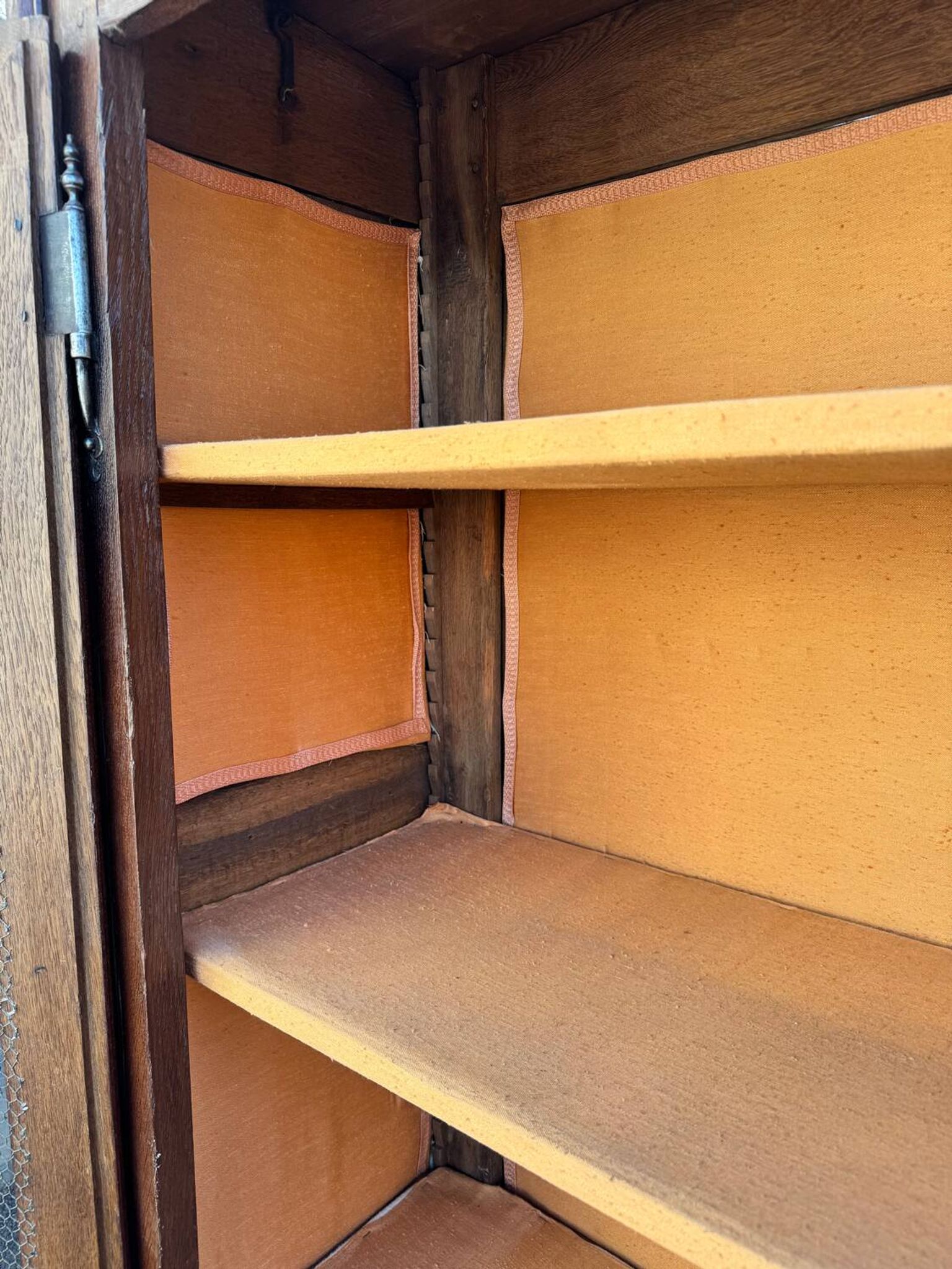 Wrought-iron library from the Louis XIII - Louis XIV period, oak, 17th century.