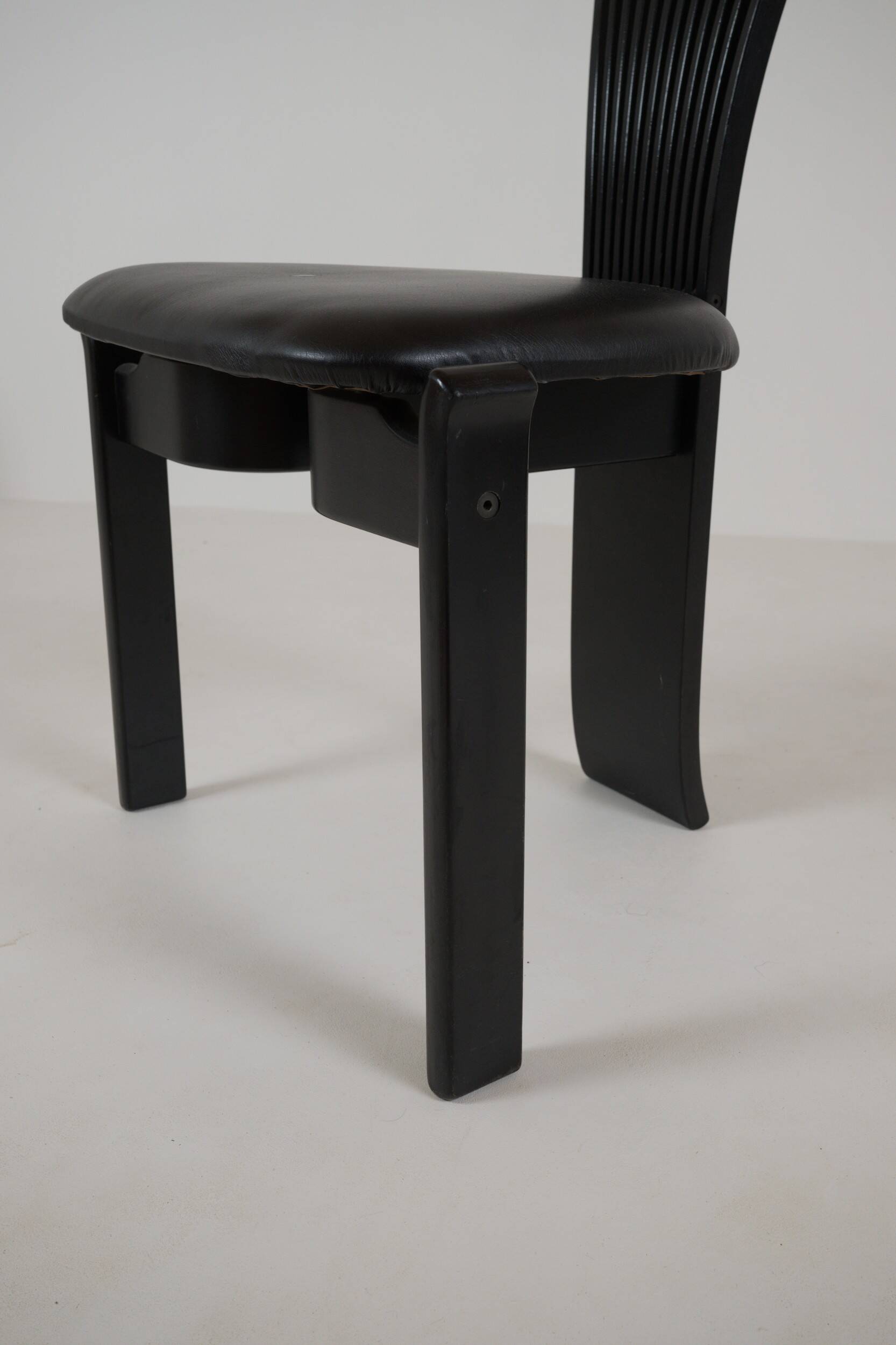 Set of 4 dining chairs "Totem" by Torstein Nilsen