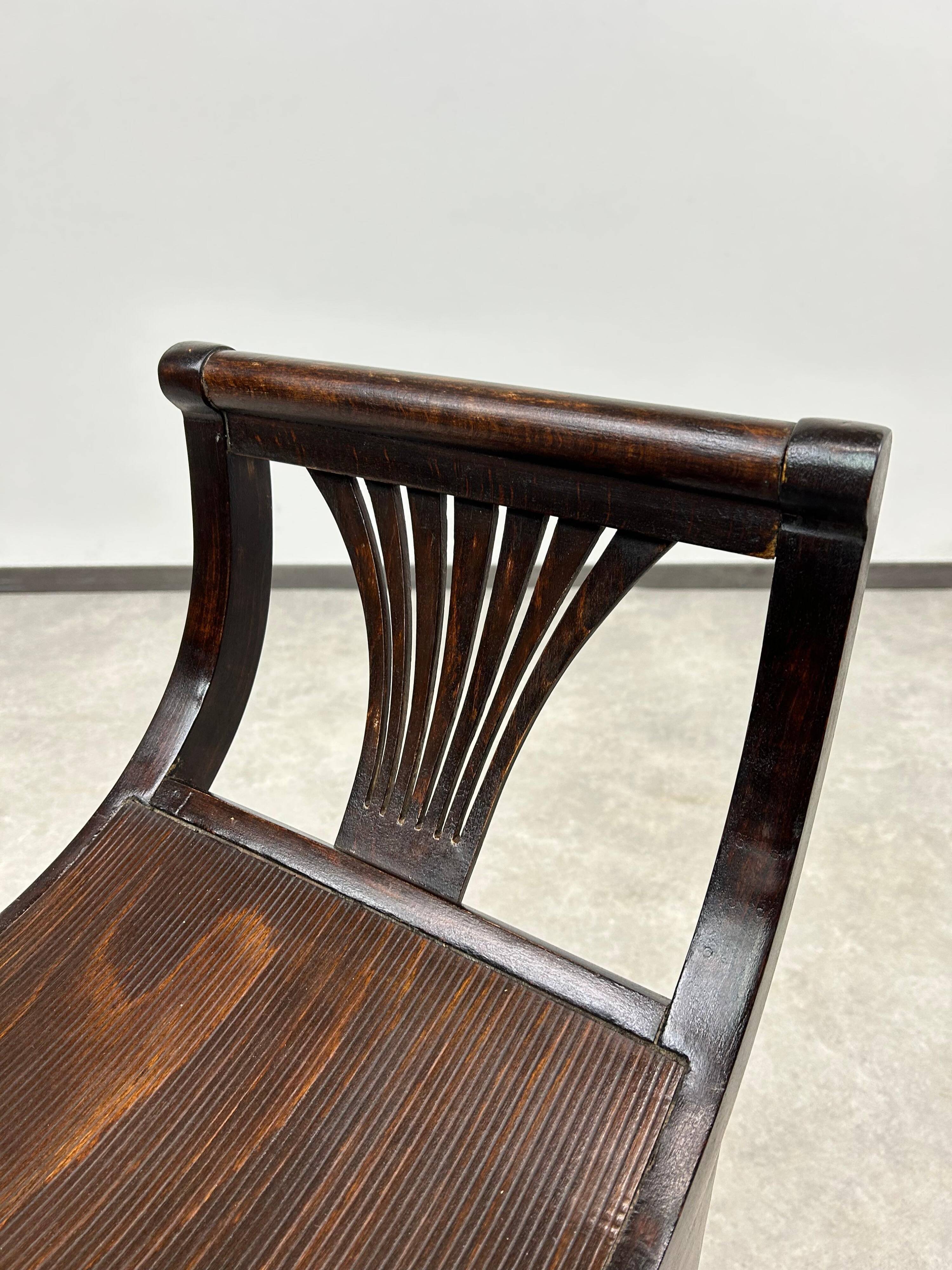 Causeuse no.6623 par Thonet