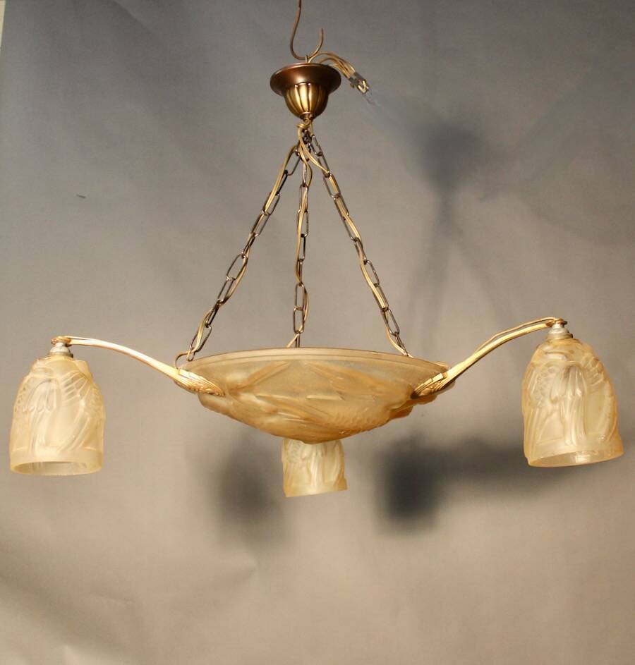 Lustre Art Deco En Verre à Décor d'Oiseaux Noverdy
