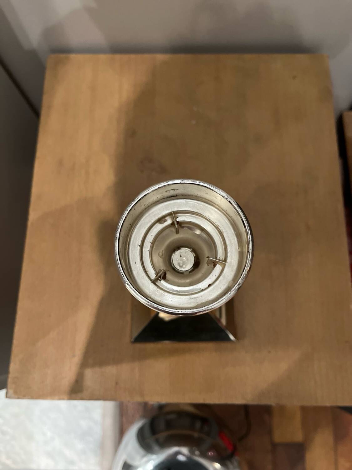 Quist metal candle holder