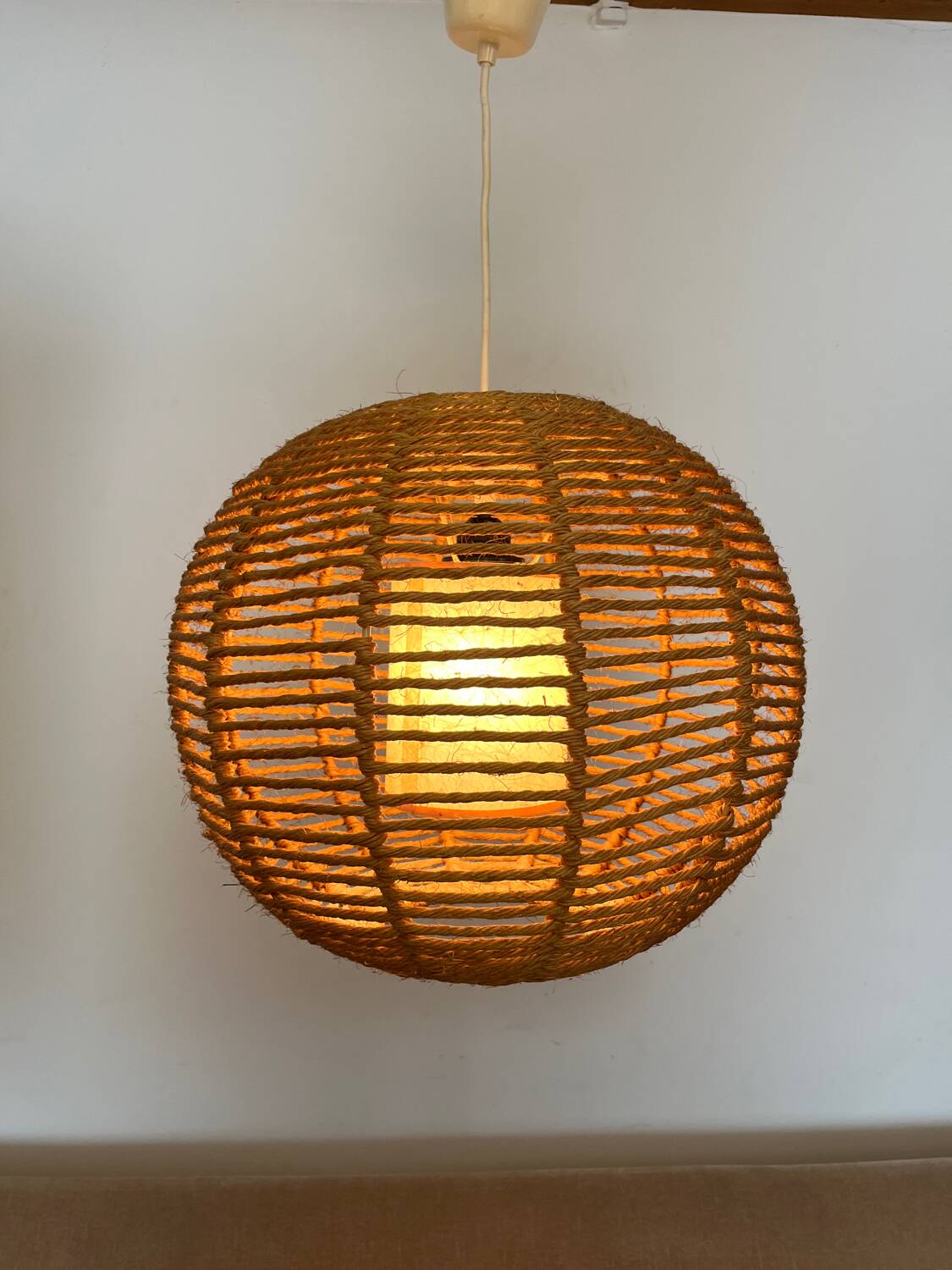 Suspension sphere cord 1970s organic style
