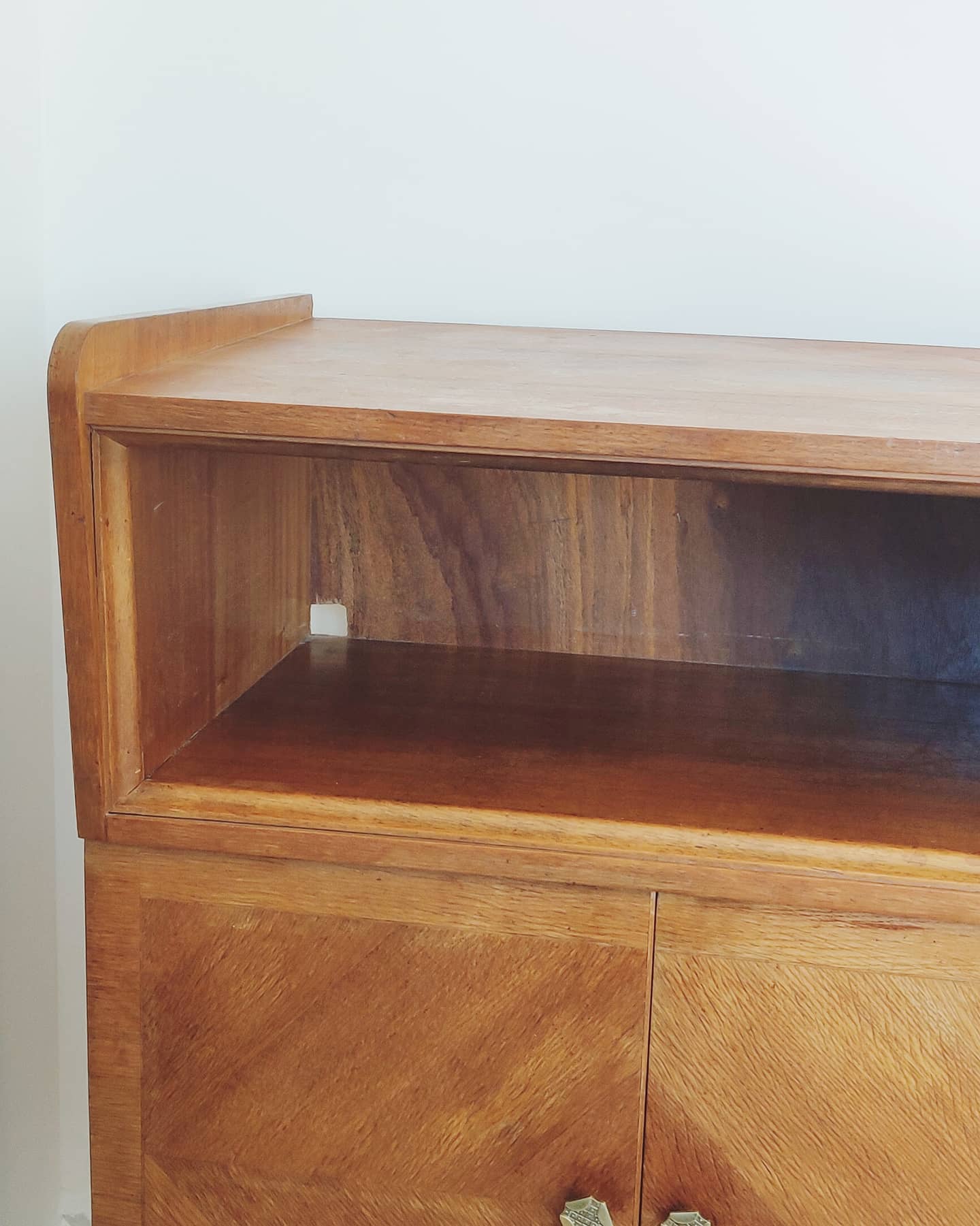 Vintage buffet veneer oak