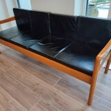 Scandinavian sofa 4 places in leather and cherry wood