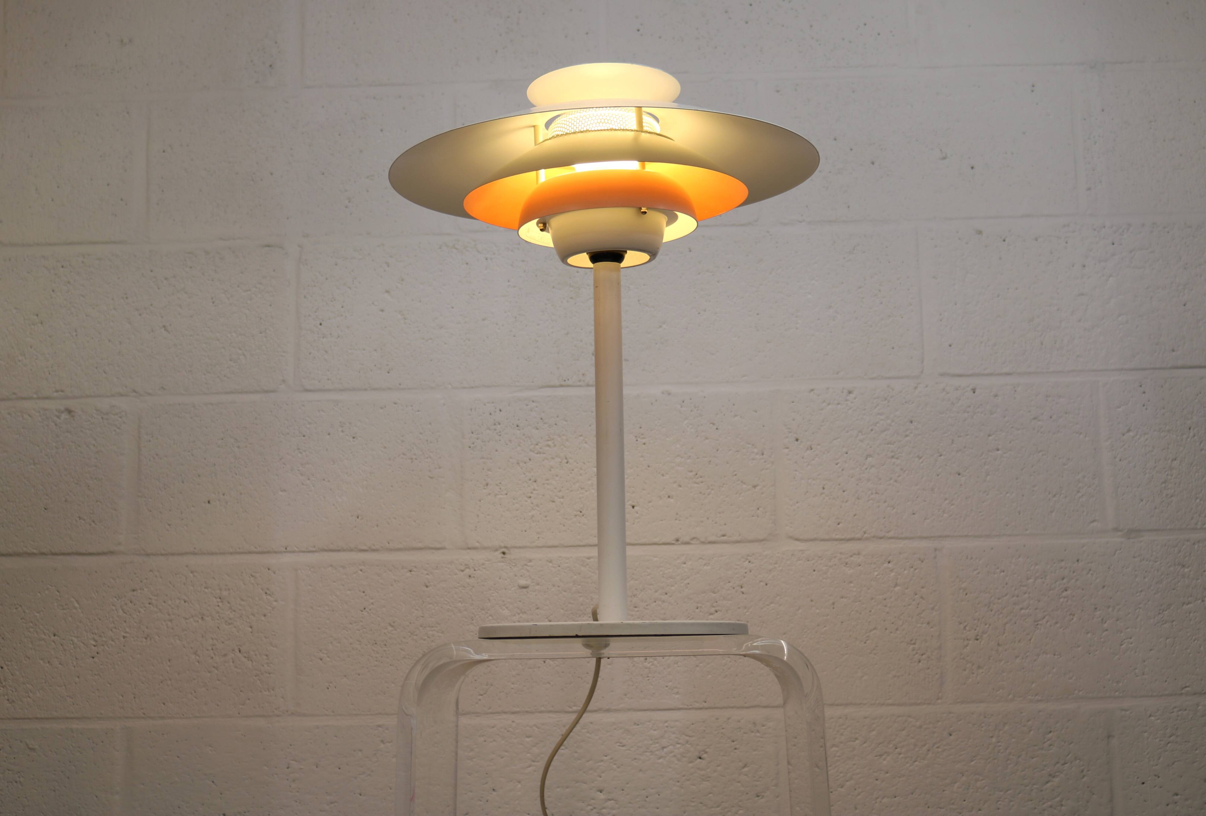 White vintage Danish desk lamp by Jeka Metaltryk - Model Sofie - Denmark 70s