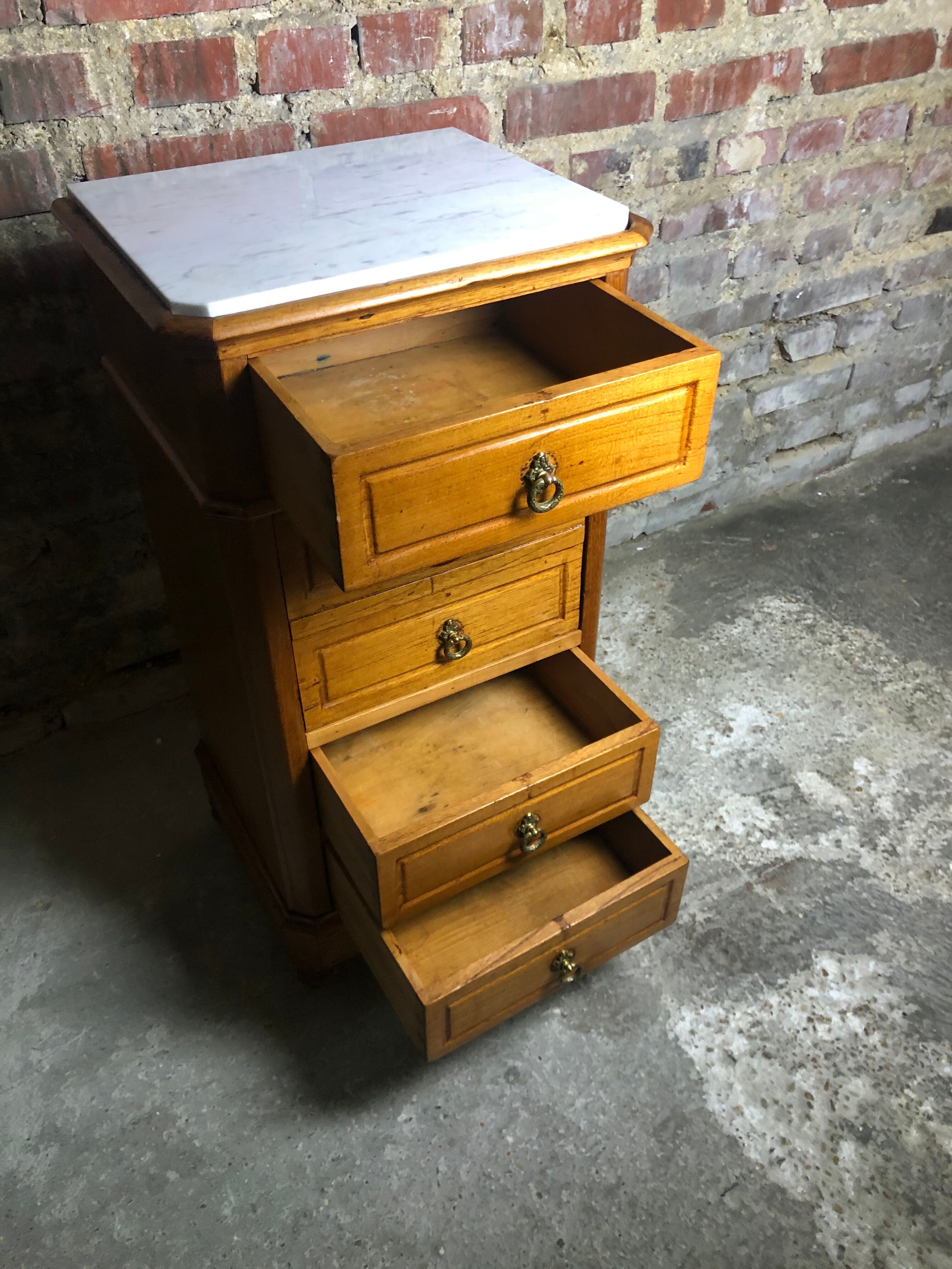 Waxed beech chiffon with white marble top