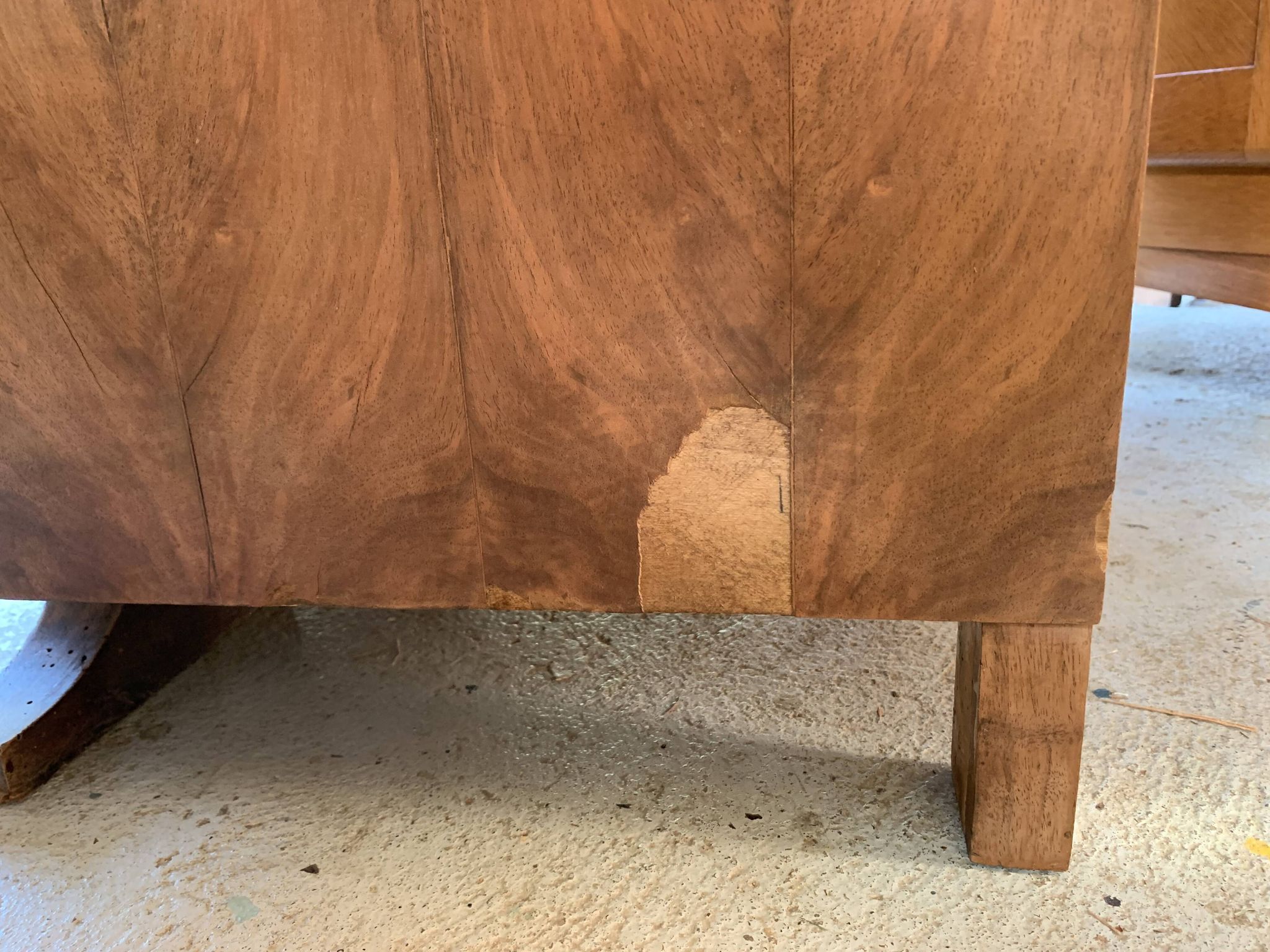Commode haute art déco pieds moustache noyer brut 1930