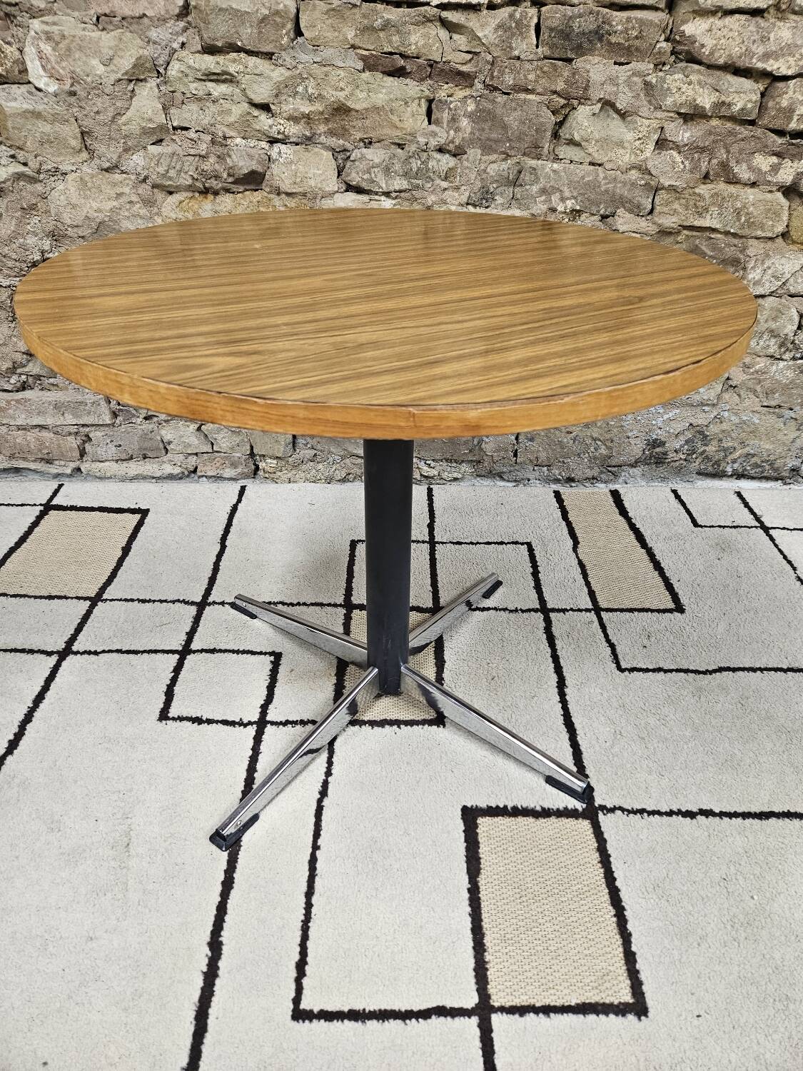 Vintage round coffee table 1970