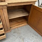 Masterful exhibition showcase from the early 20th century