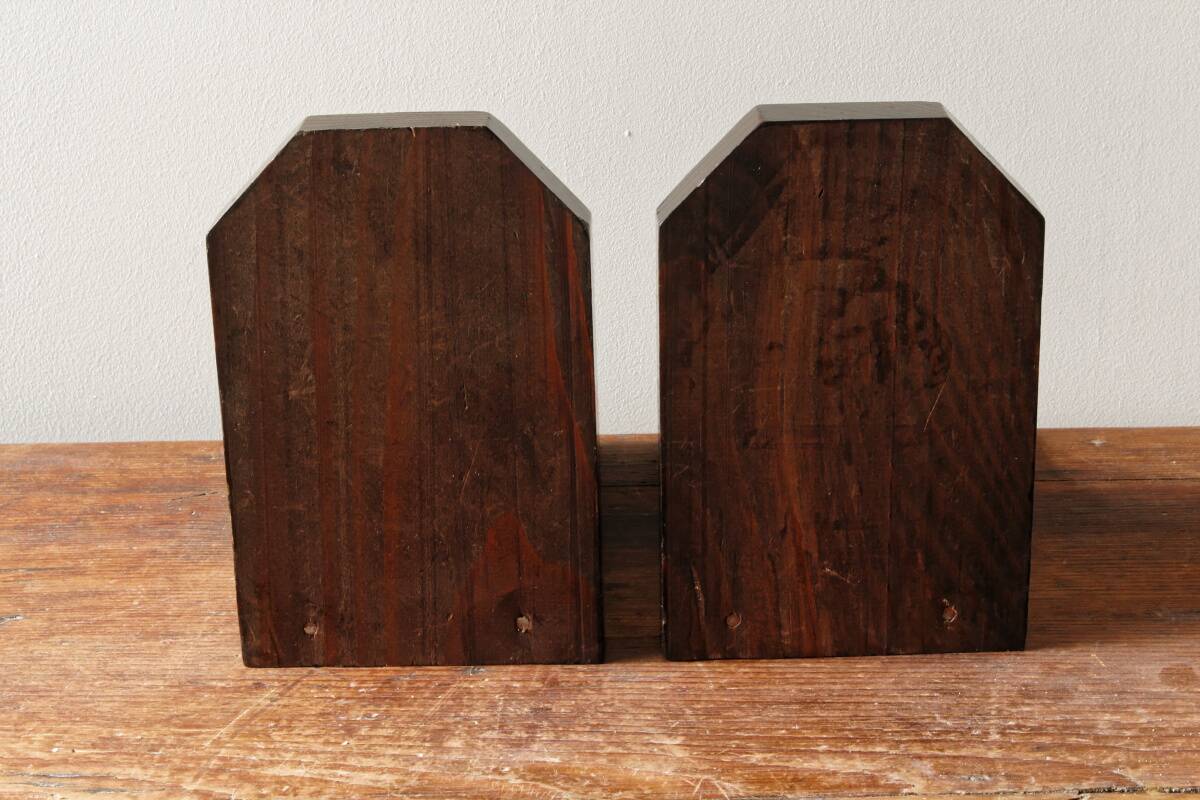 Paire de serres livres Art déco en bois représentant des oiseaux