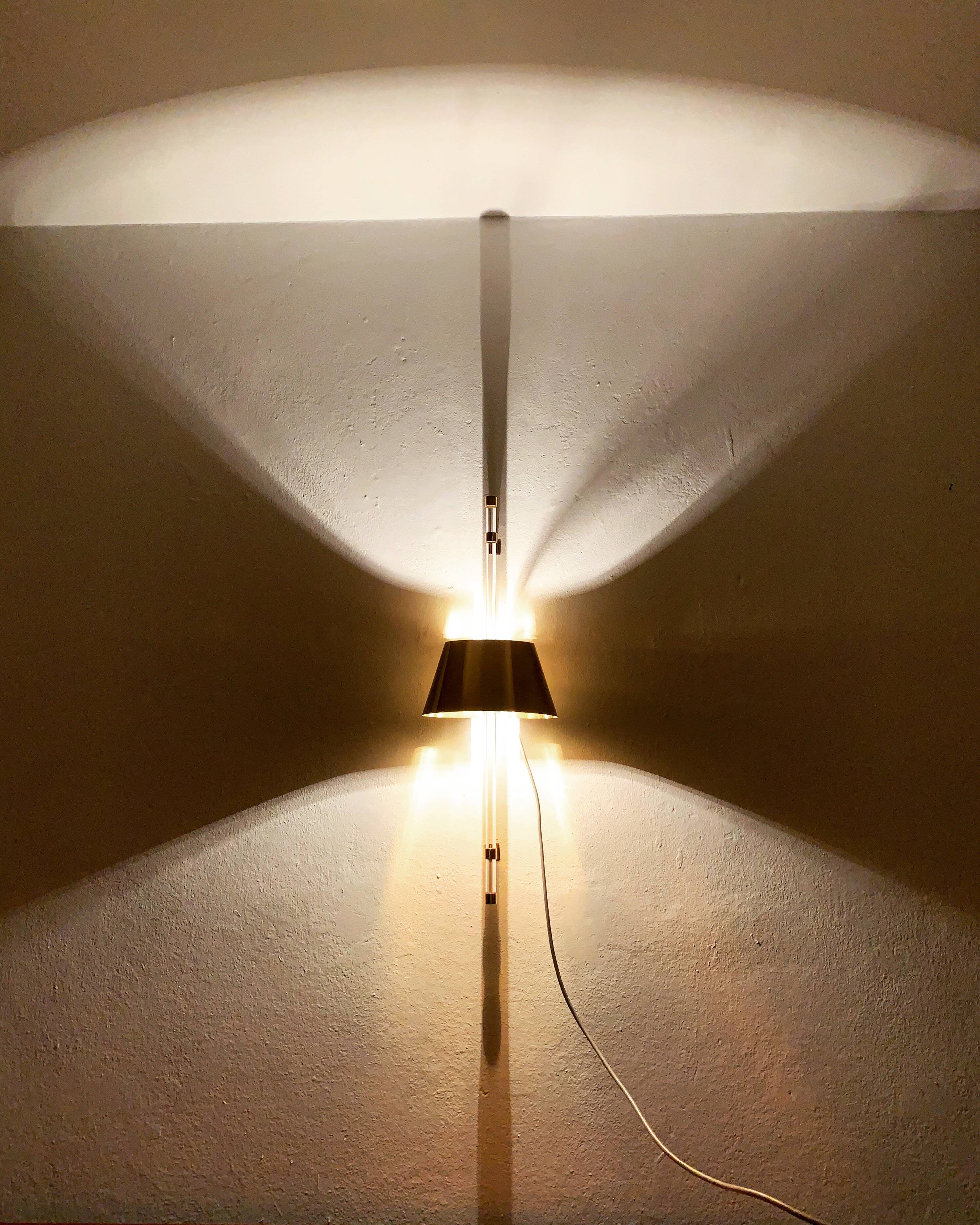 Applique murale en laiton et acrylique