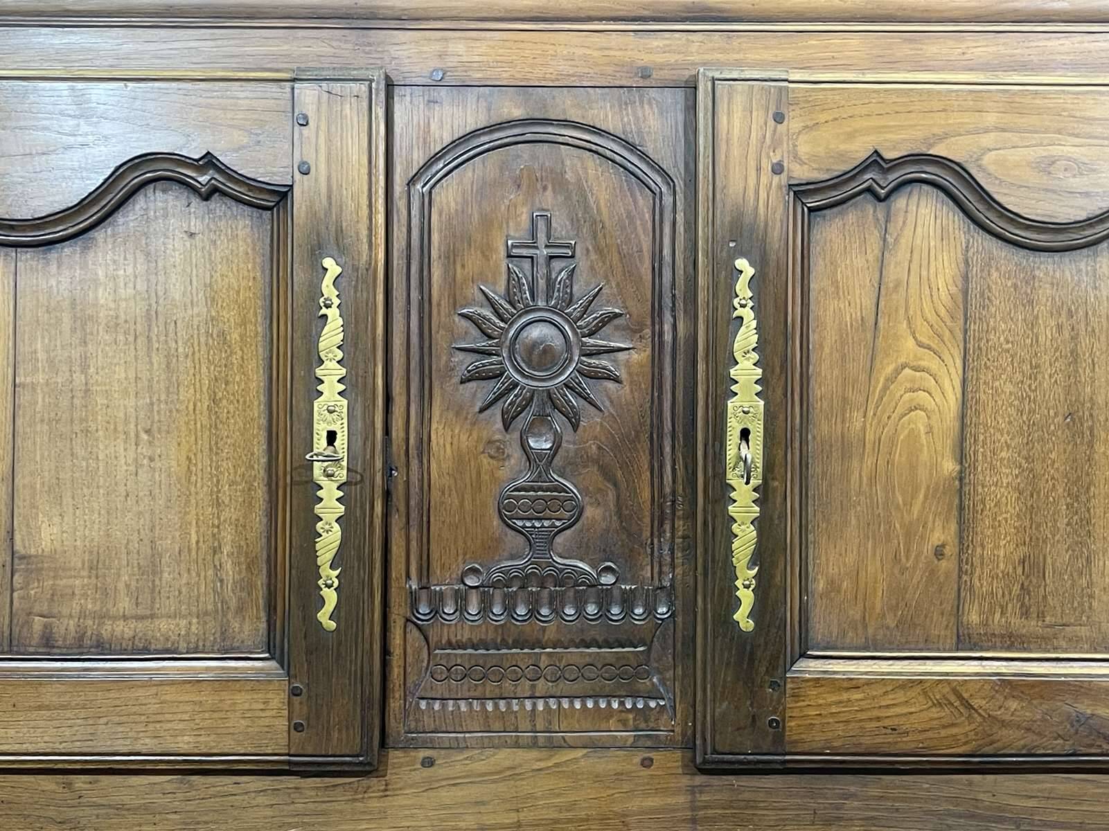 19th century Breton 4-door chestnut sideboard
