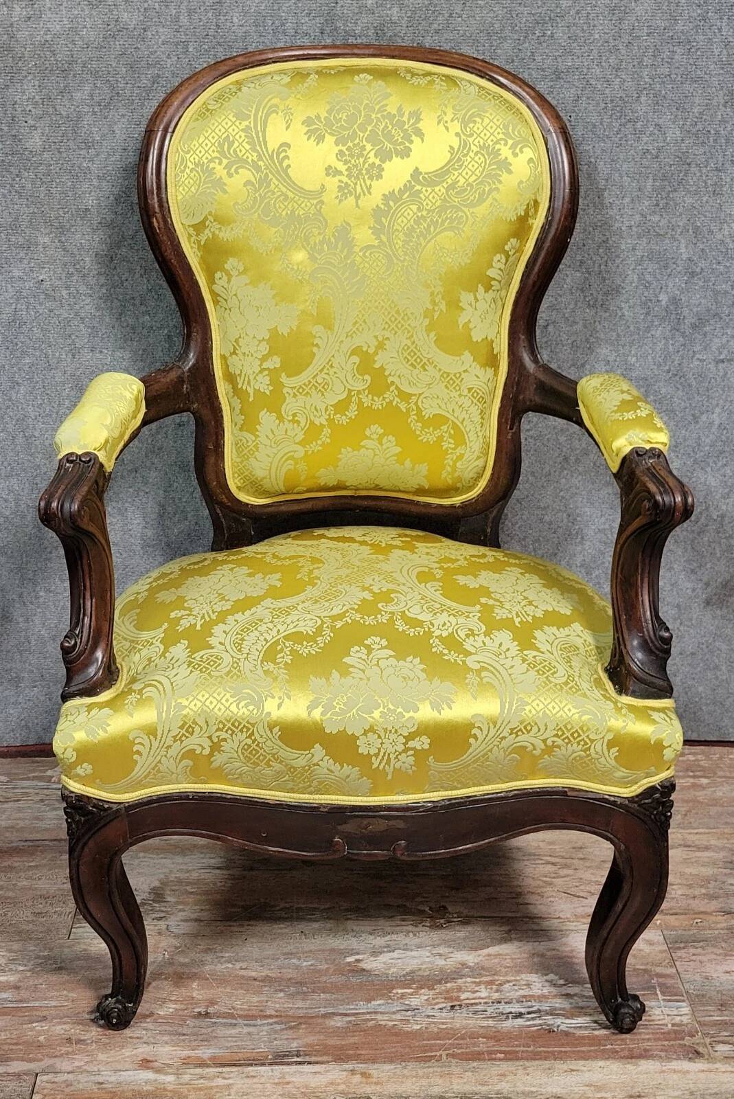 Fauteuil style Louis XV en acajou vers 1850
