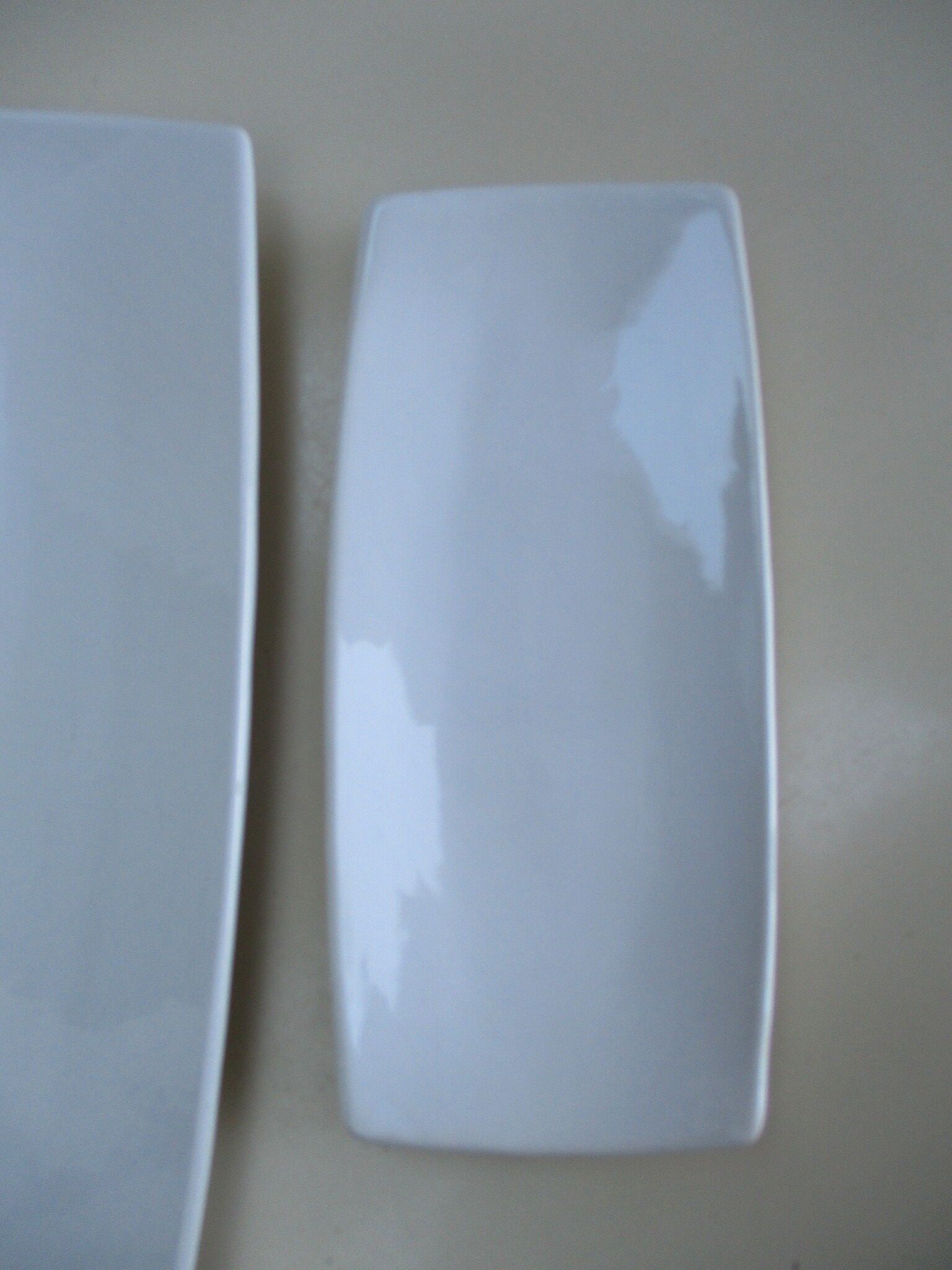 2 dishes presentation white earthenware scandinavian design