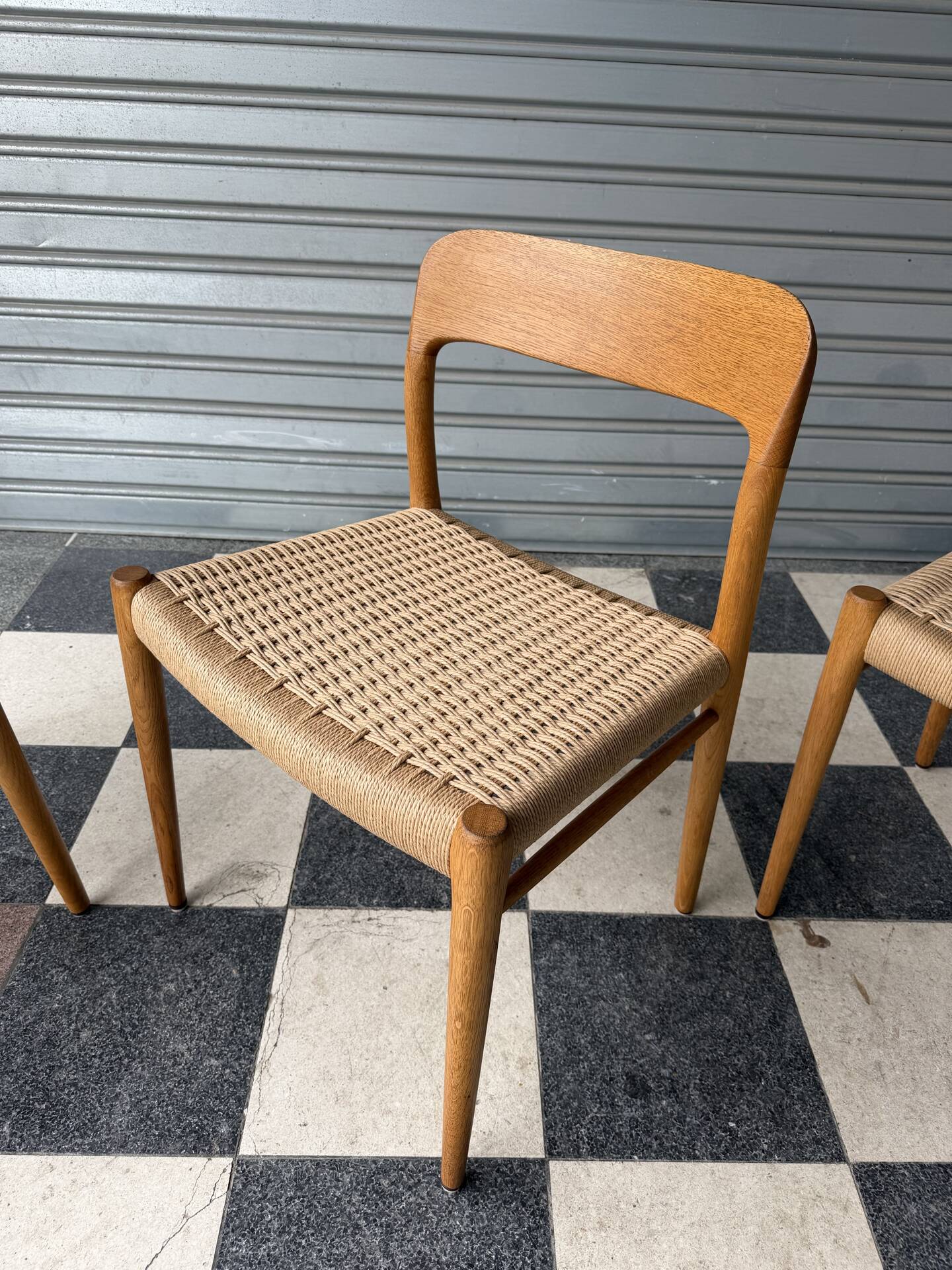 Set of 4 Møller 75 chairs in oak