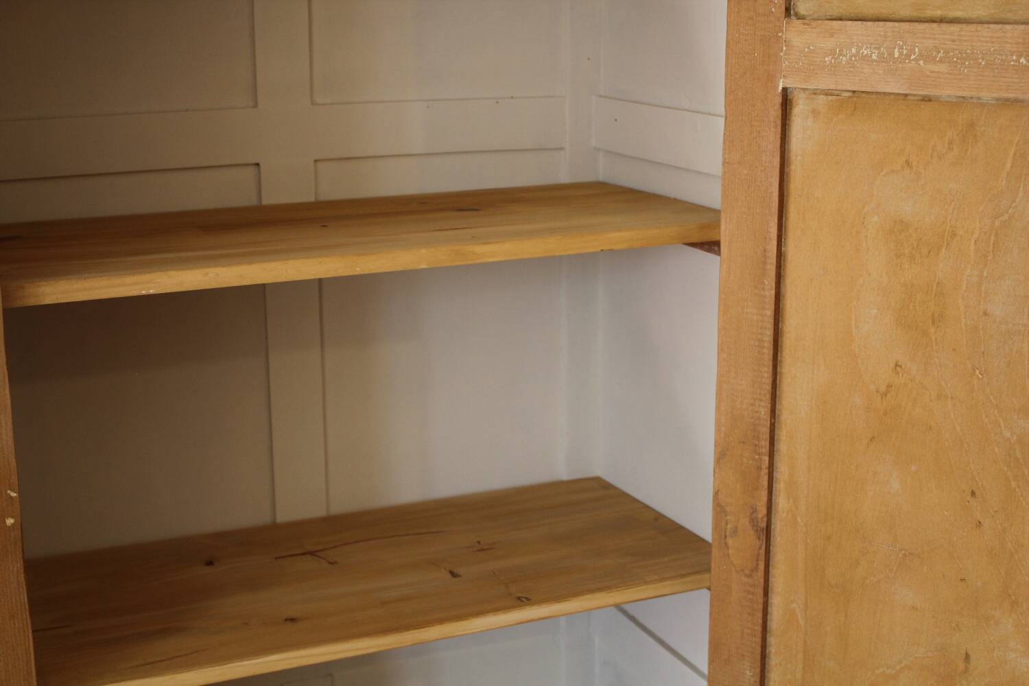 Bonnetière, Parisian wardrobe