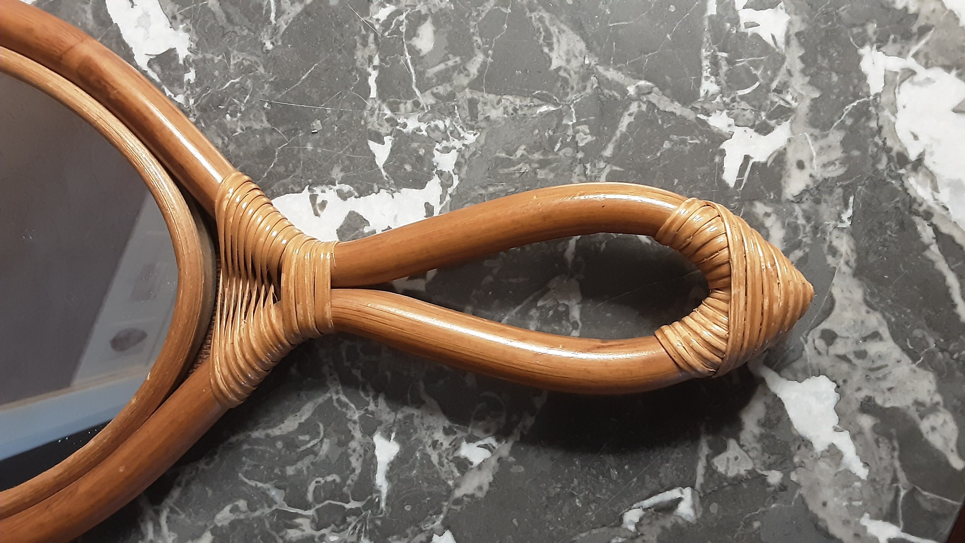 Hand-faced mirror - rattan - year 70