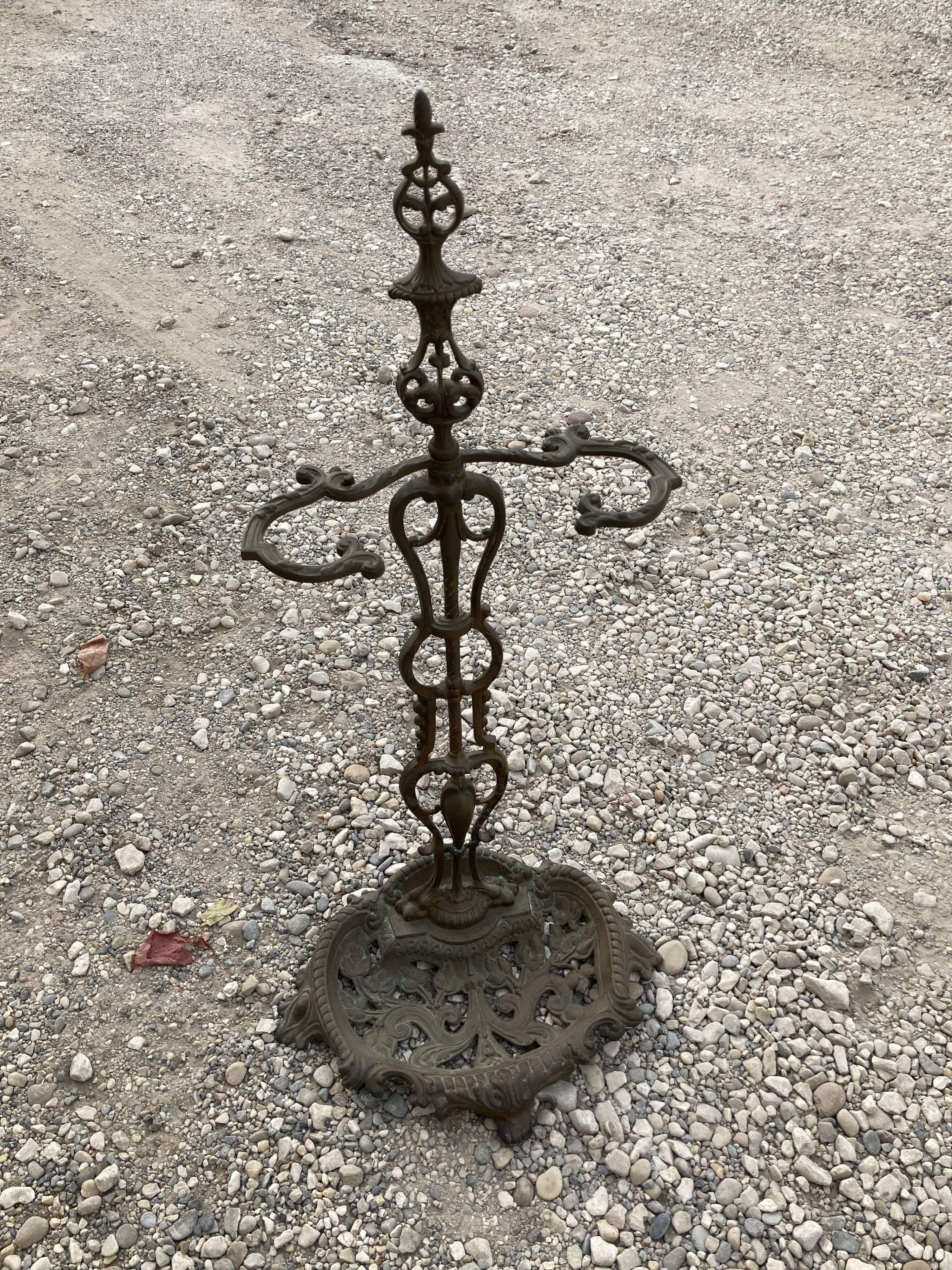 Umbrella door holder enamelled cast iron nineteenth century