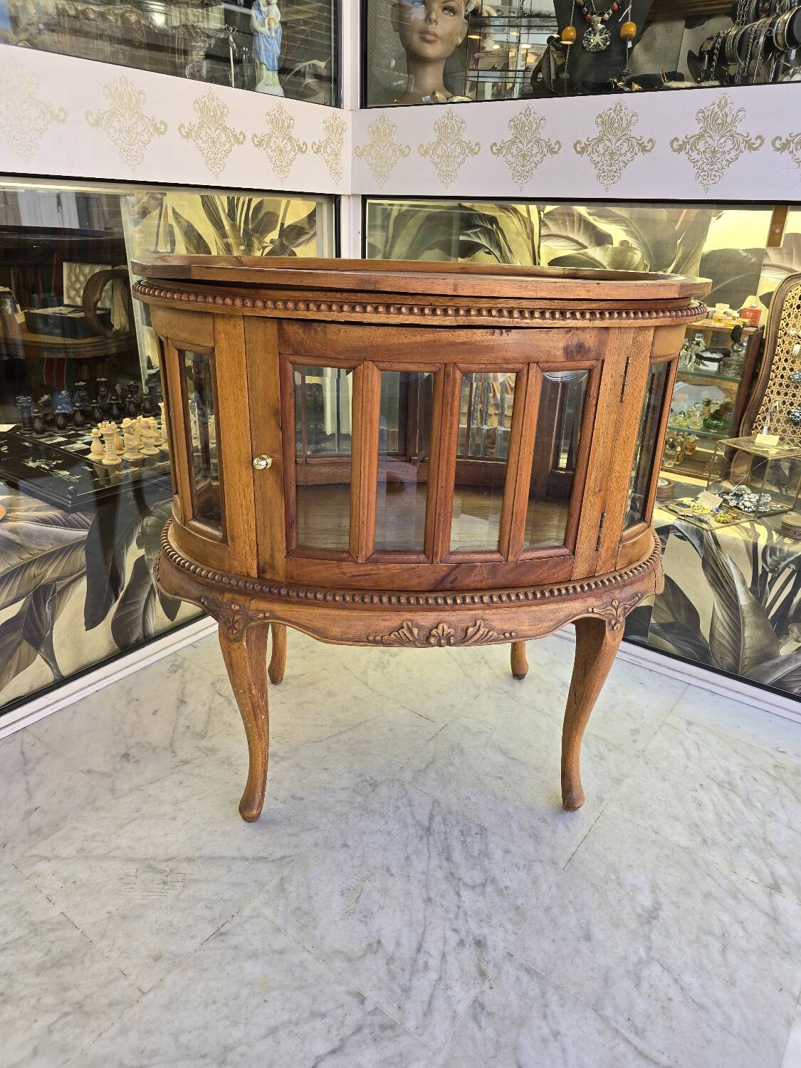 Showcase or tea cabinet