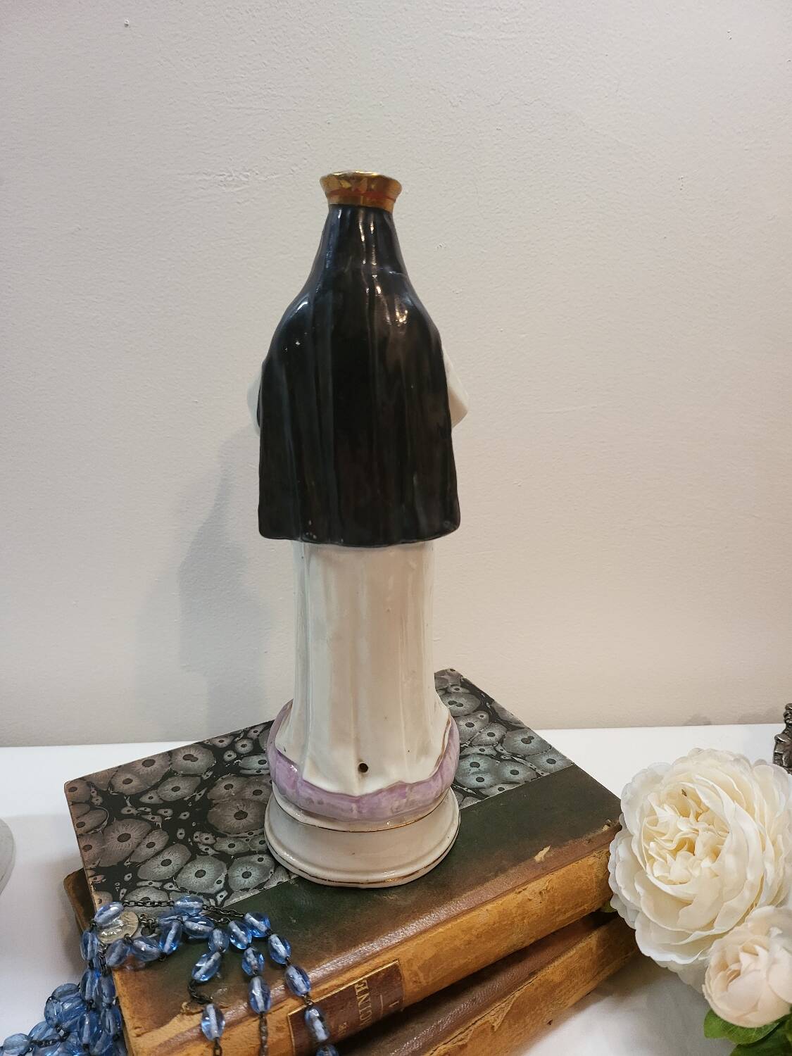 Porcelain Statuette of Our Lady of Pont Hand