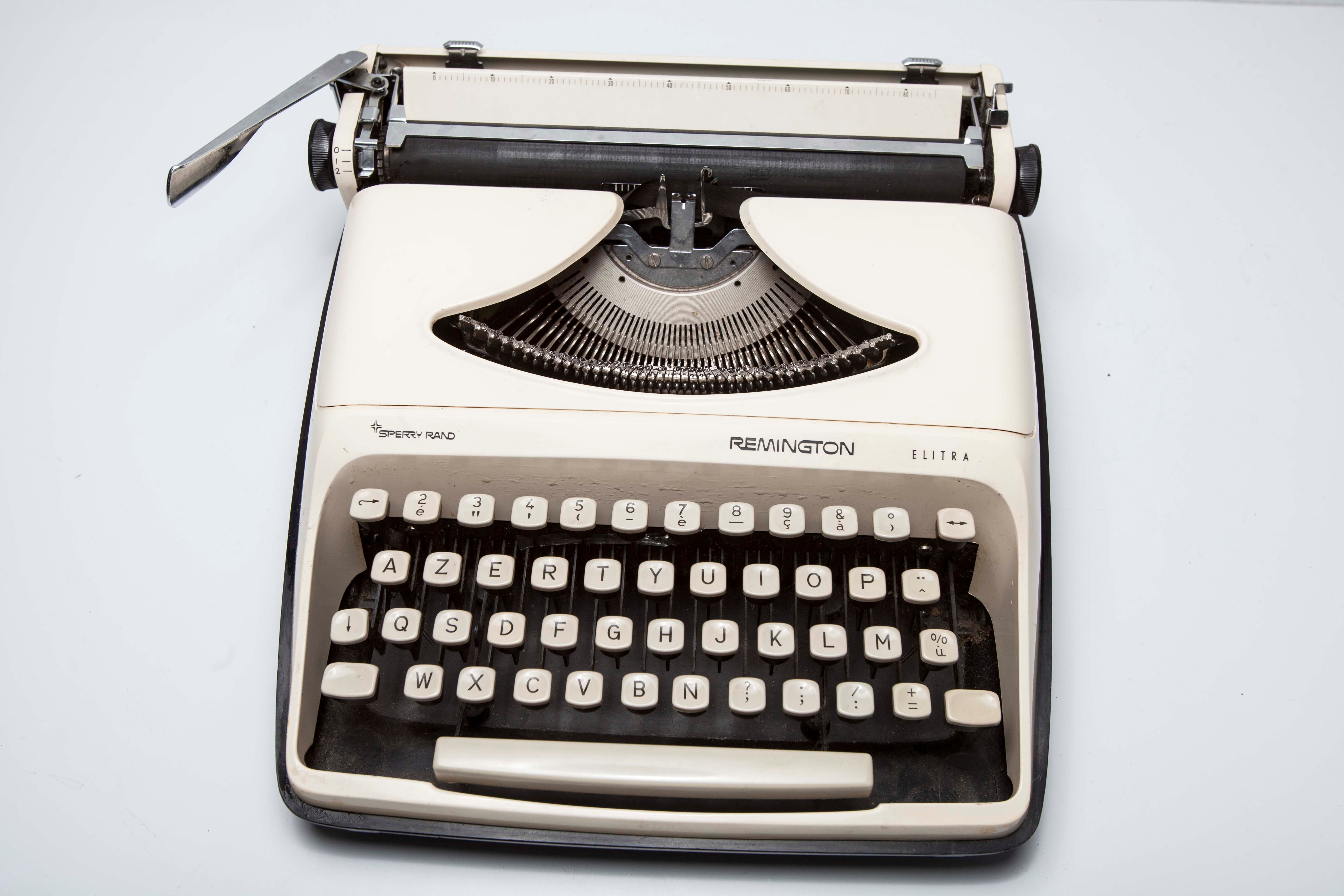 Remington Elitra typewriter