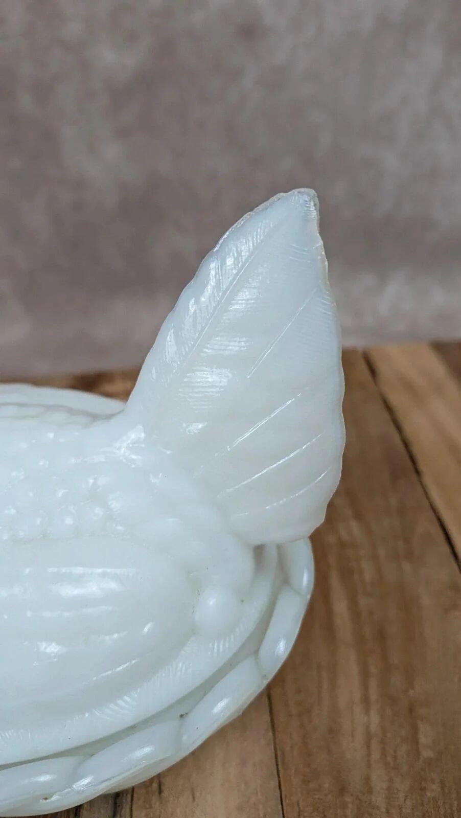Hen on white opaline glass basket – marked Sv