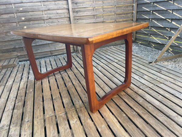 Table extensible en teck, piètement luge traîneau, style vintage