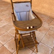 Chaise haute pour enfant
