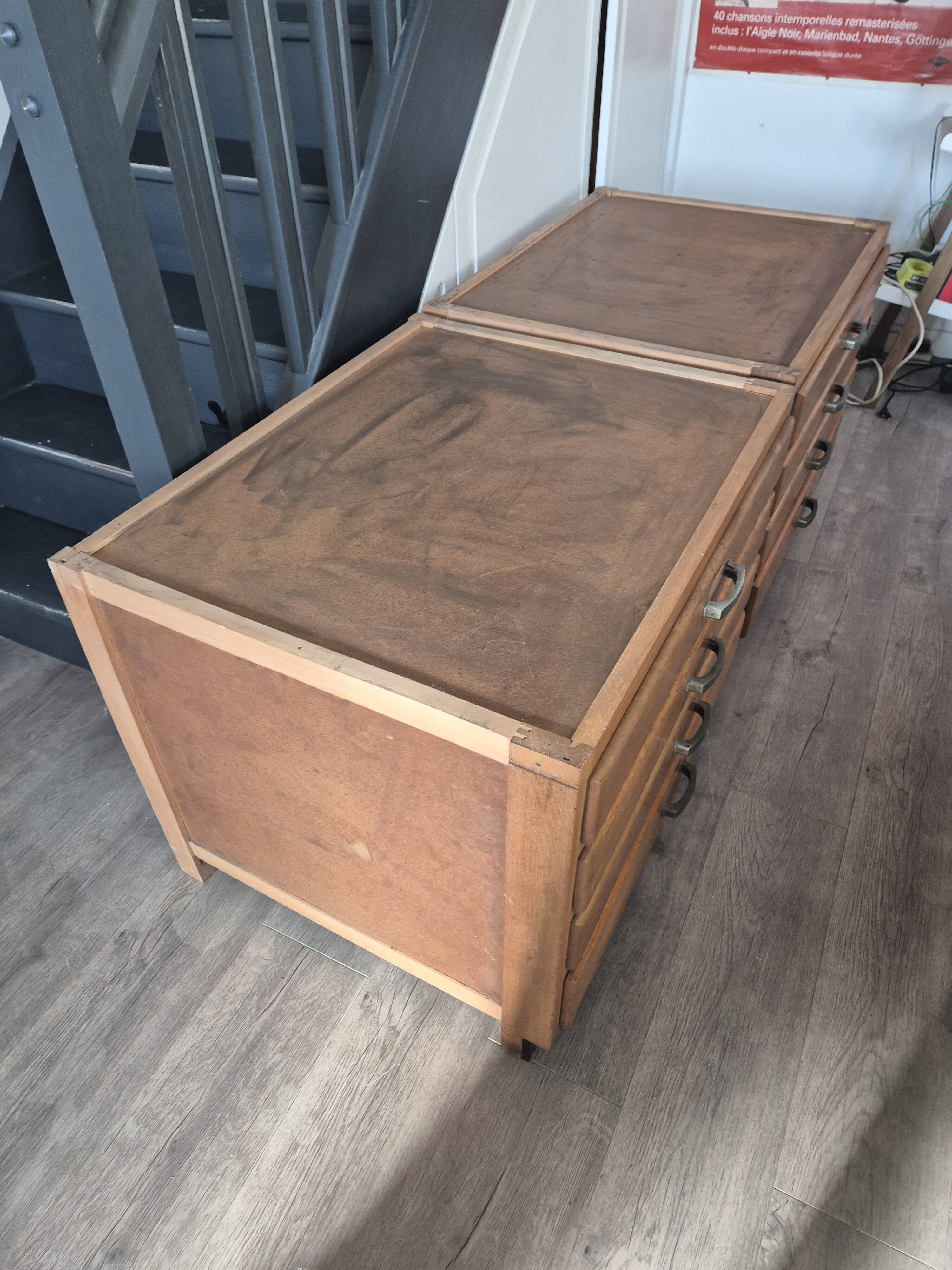 lot de 2 meubles de métier a tiroir vintage provenant d'une ecole