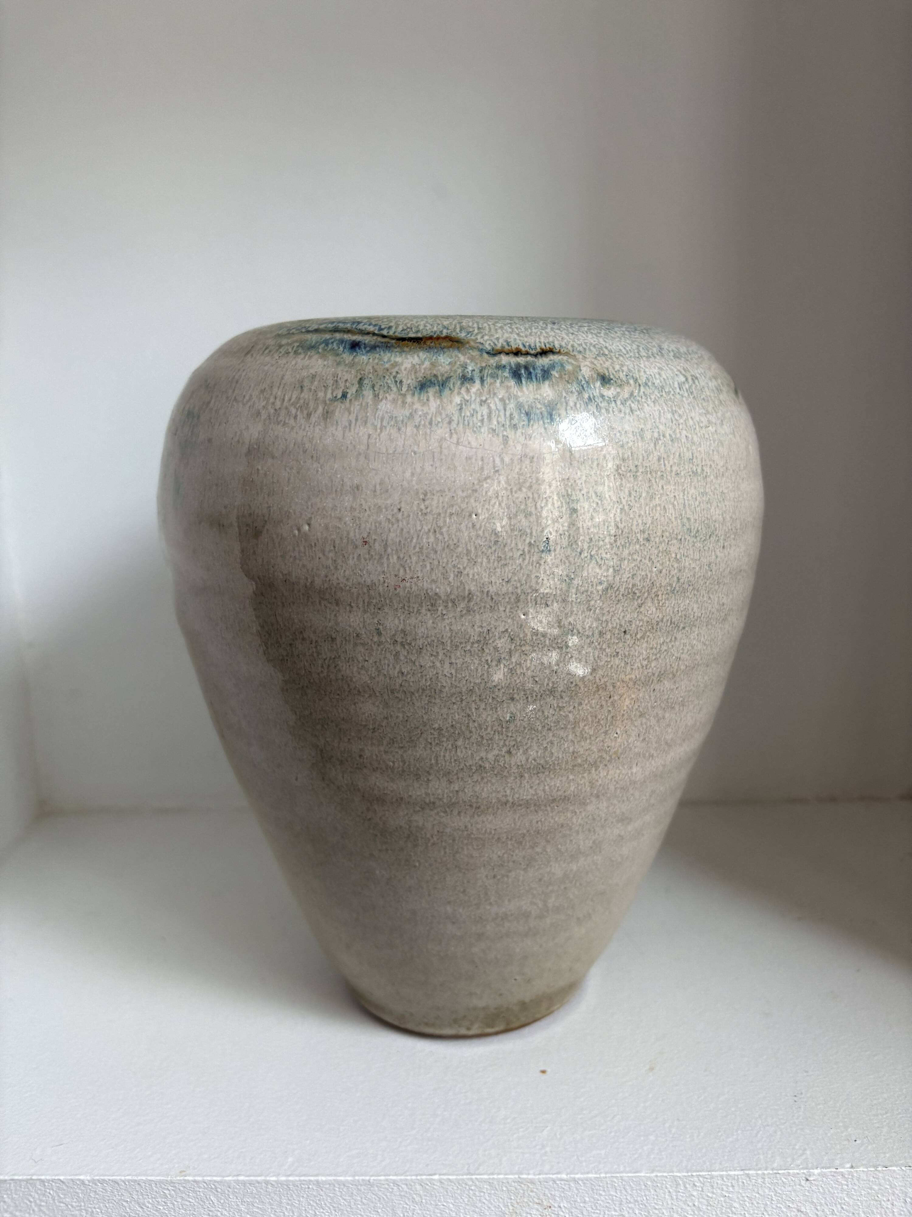 Set of 11 decorative items