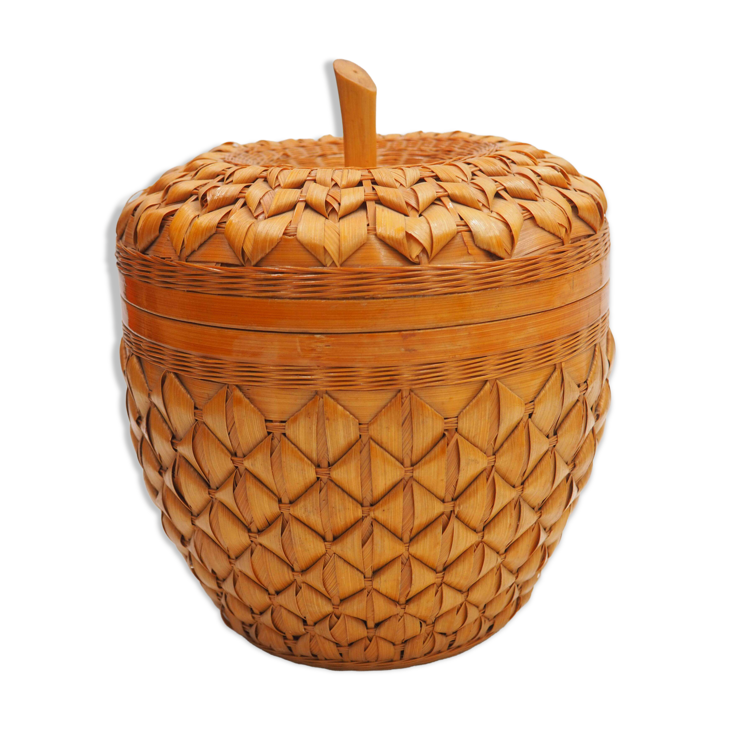 Decorative woven wicker box – Poetic craftsmanship & natural charm