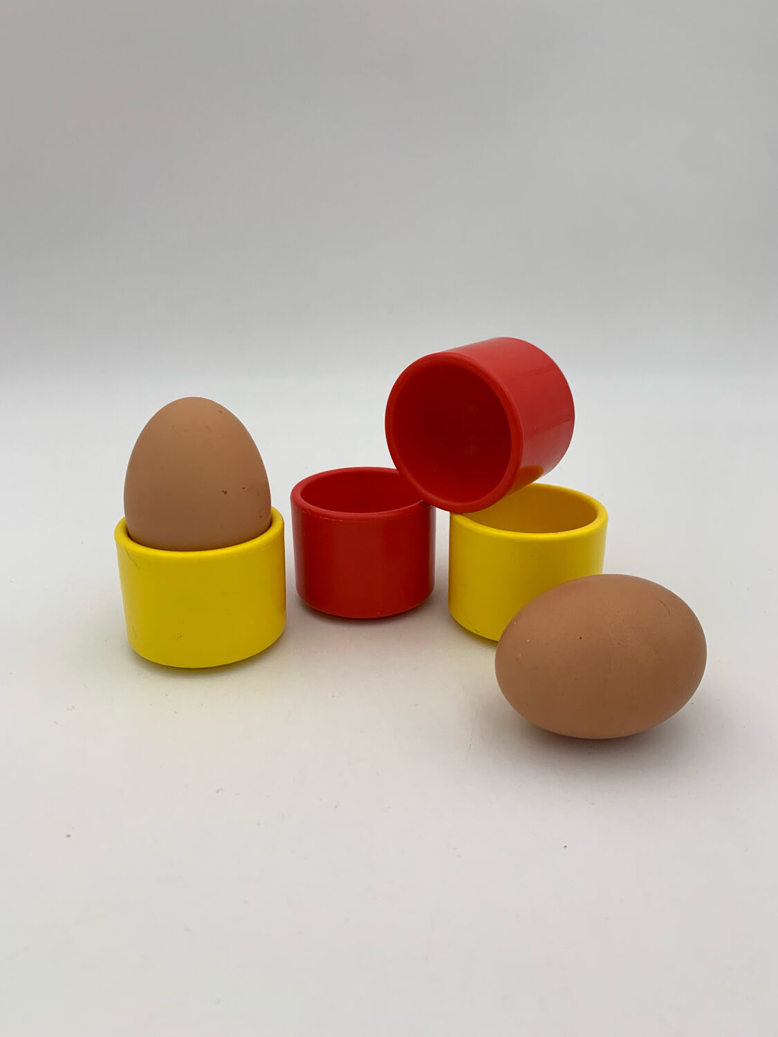4 vintage egg cups, Sitap France, 1970s