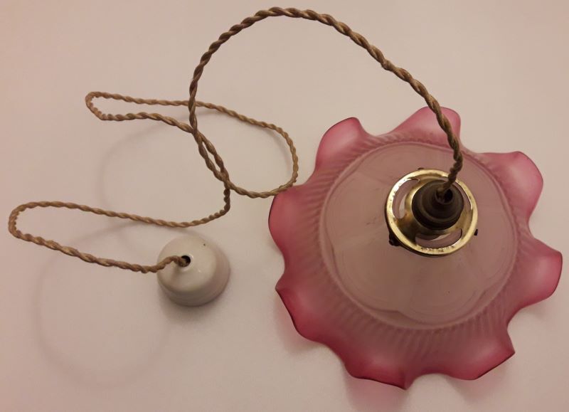 Suspension early 20th colored glass paste