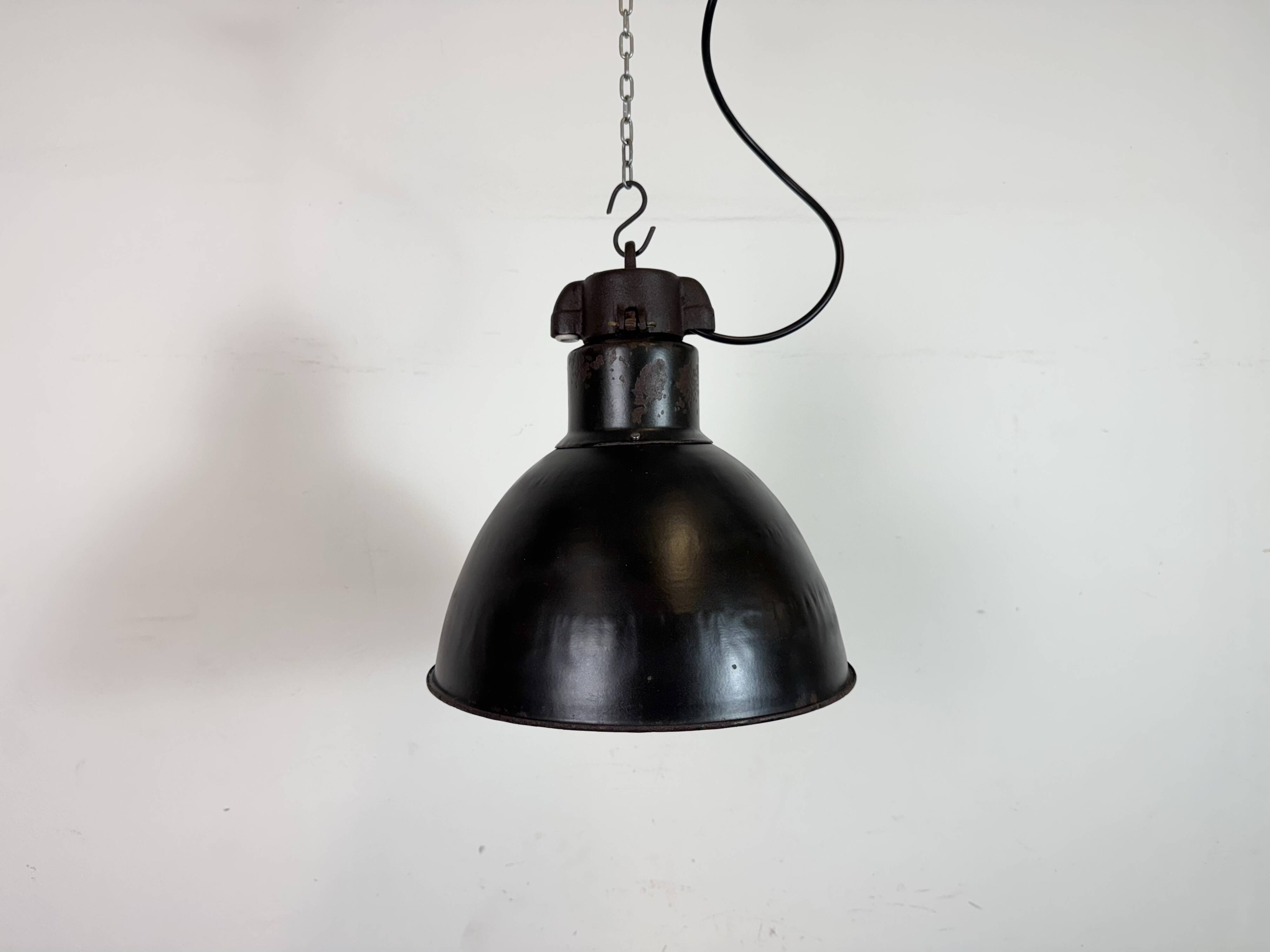 Industrial Bauhaus Black Enamel Pendant Light, 1930s