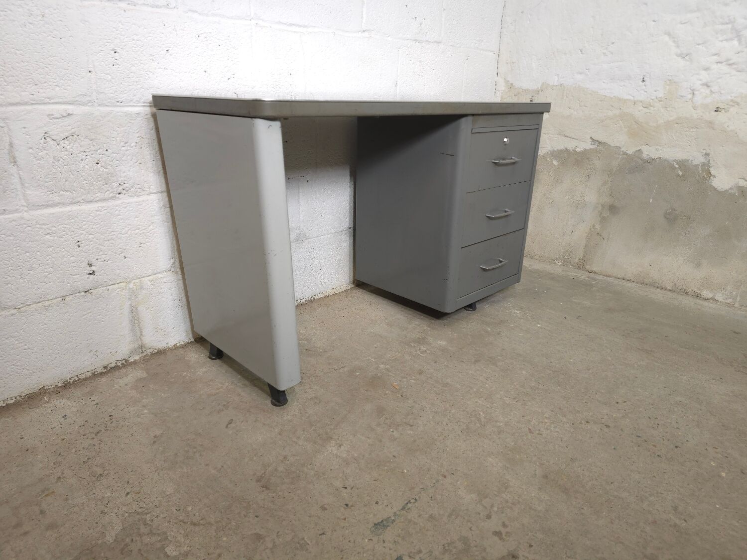 Small Ronéo desk 1970